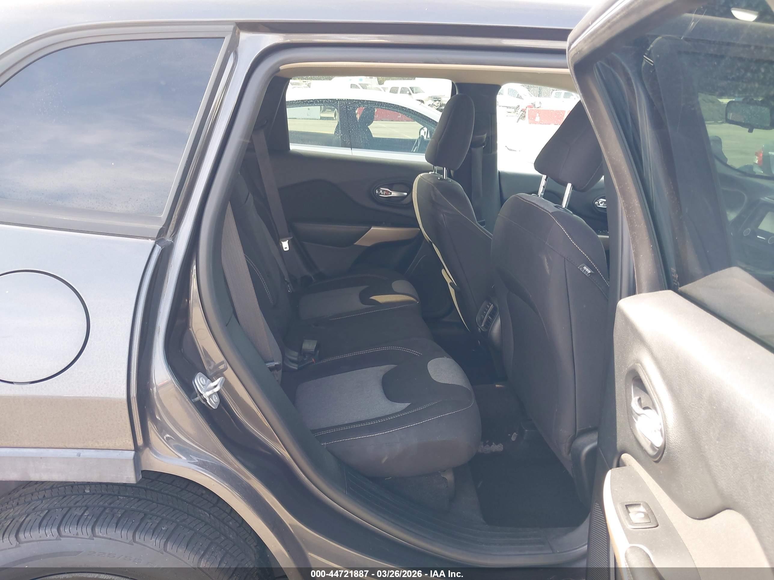 JEEP CHEROKEE image 8