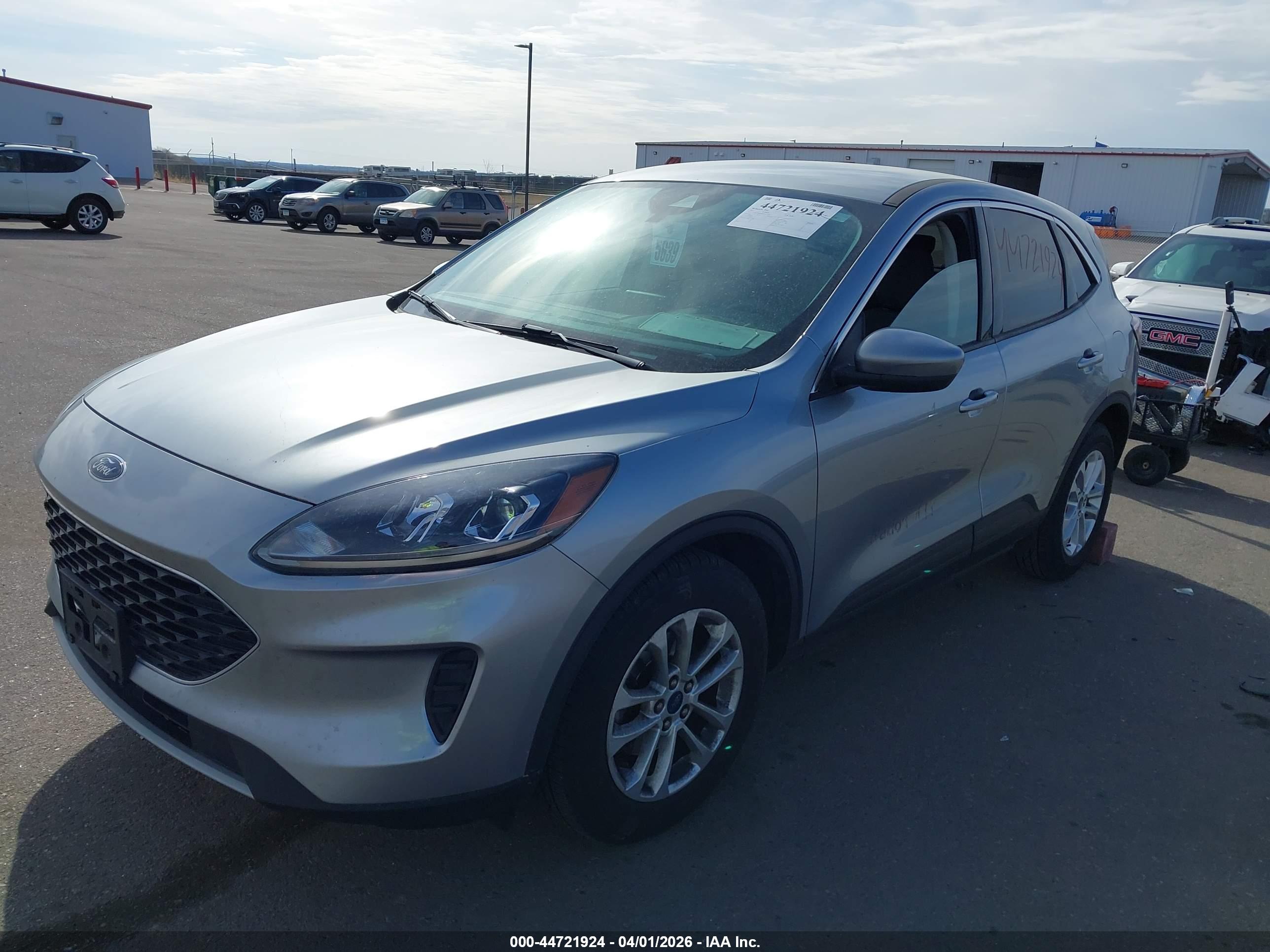 FORD ESCAPE image 2