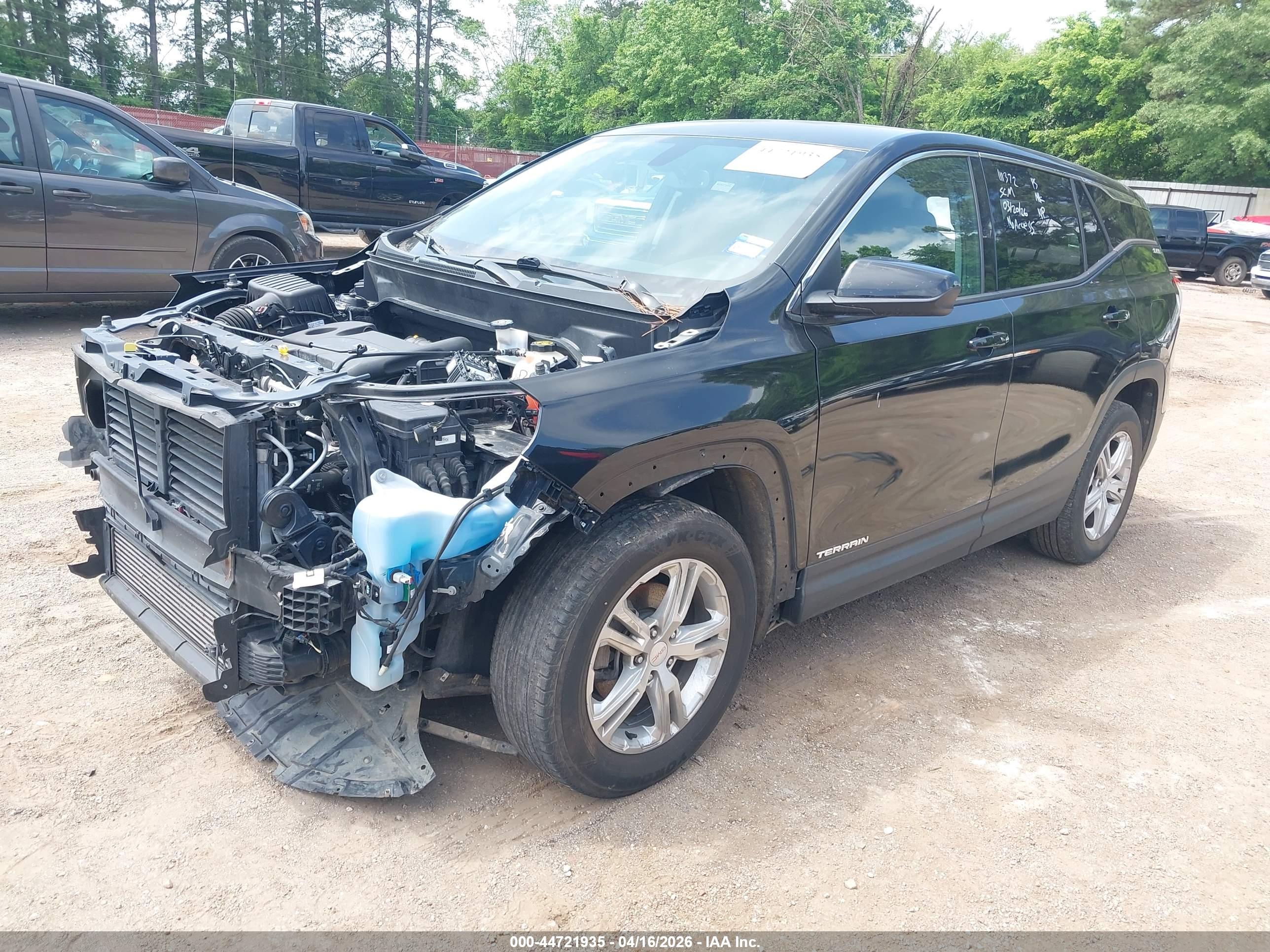 GMC TERRAIN image 2