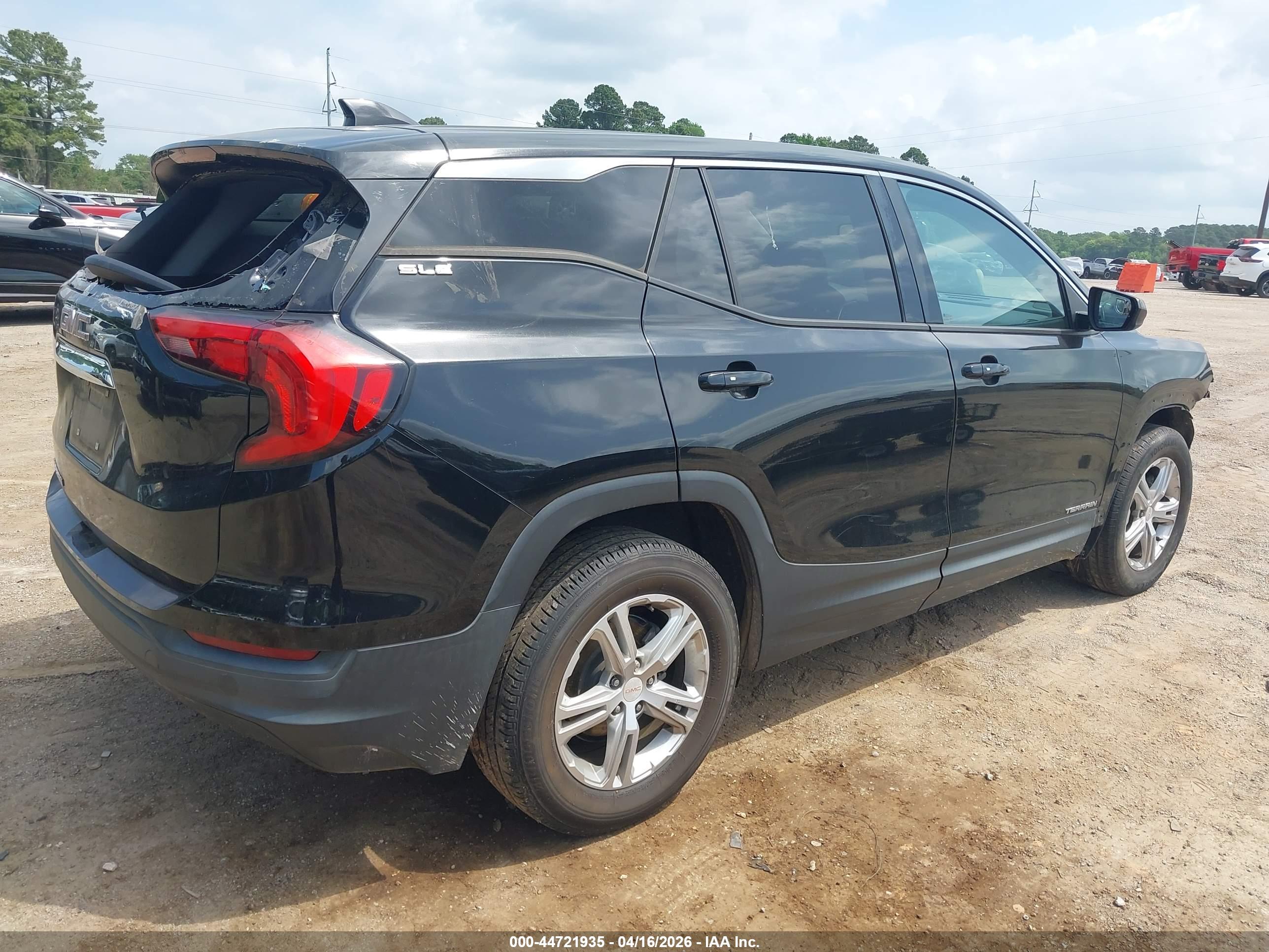 GMC TERRAIN image 4