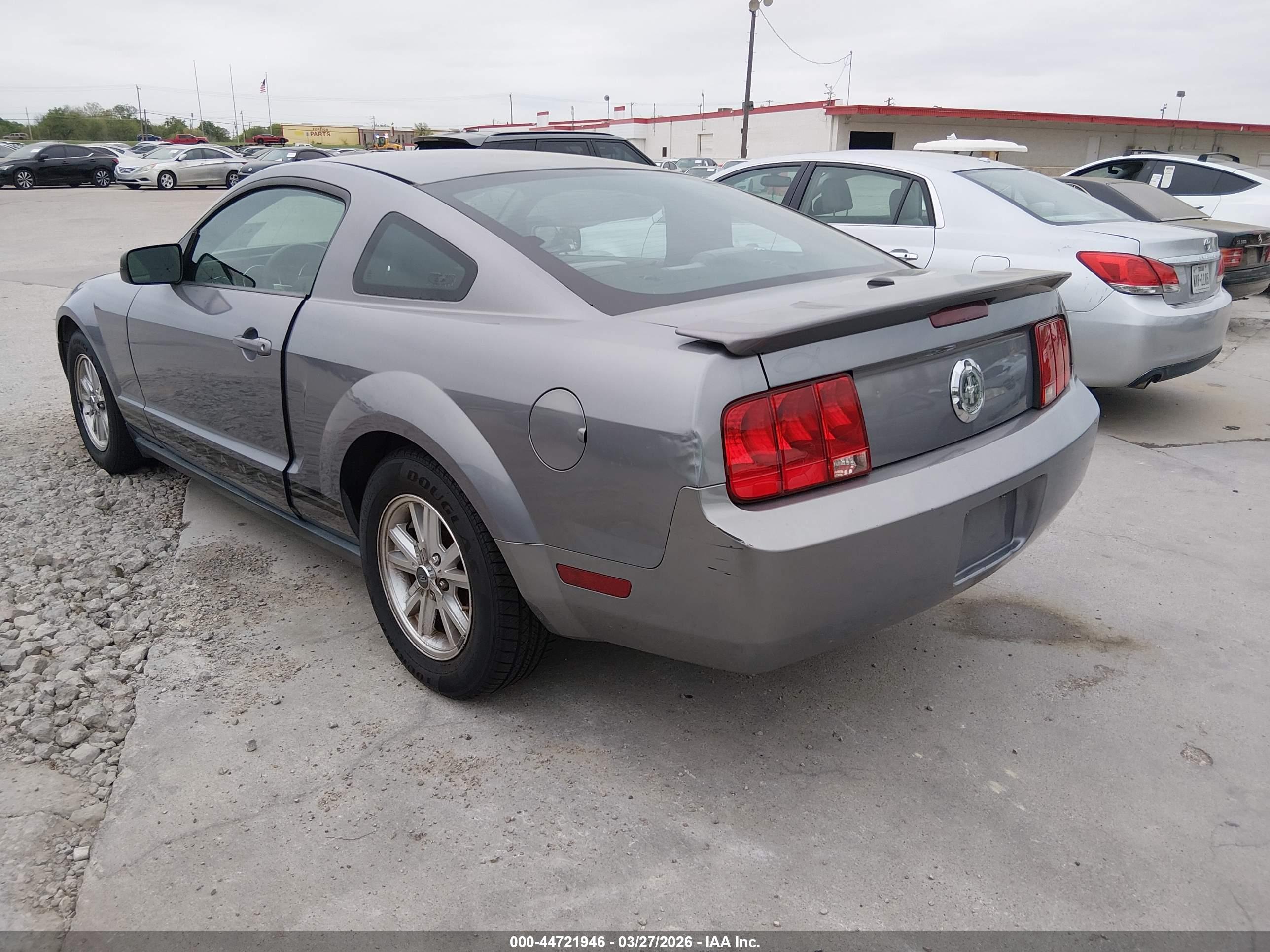 FORD MUSTANG image 3
