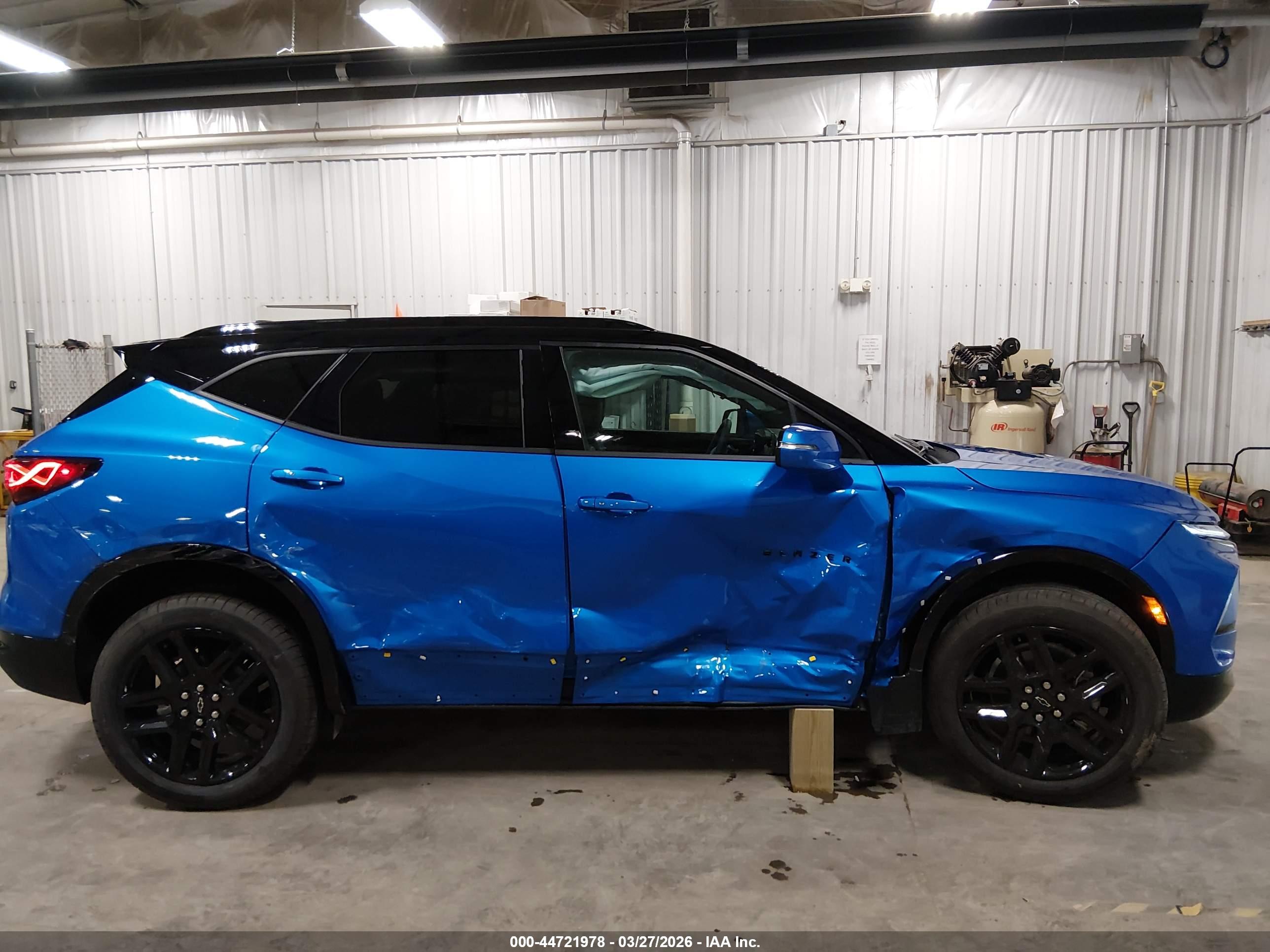 CHEVROLET BLAZER image 6