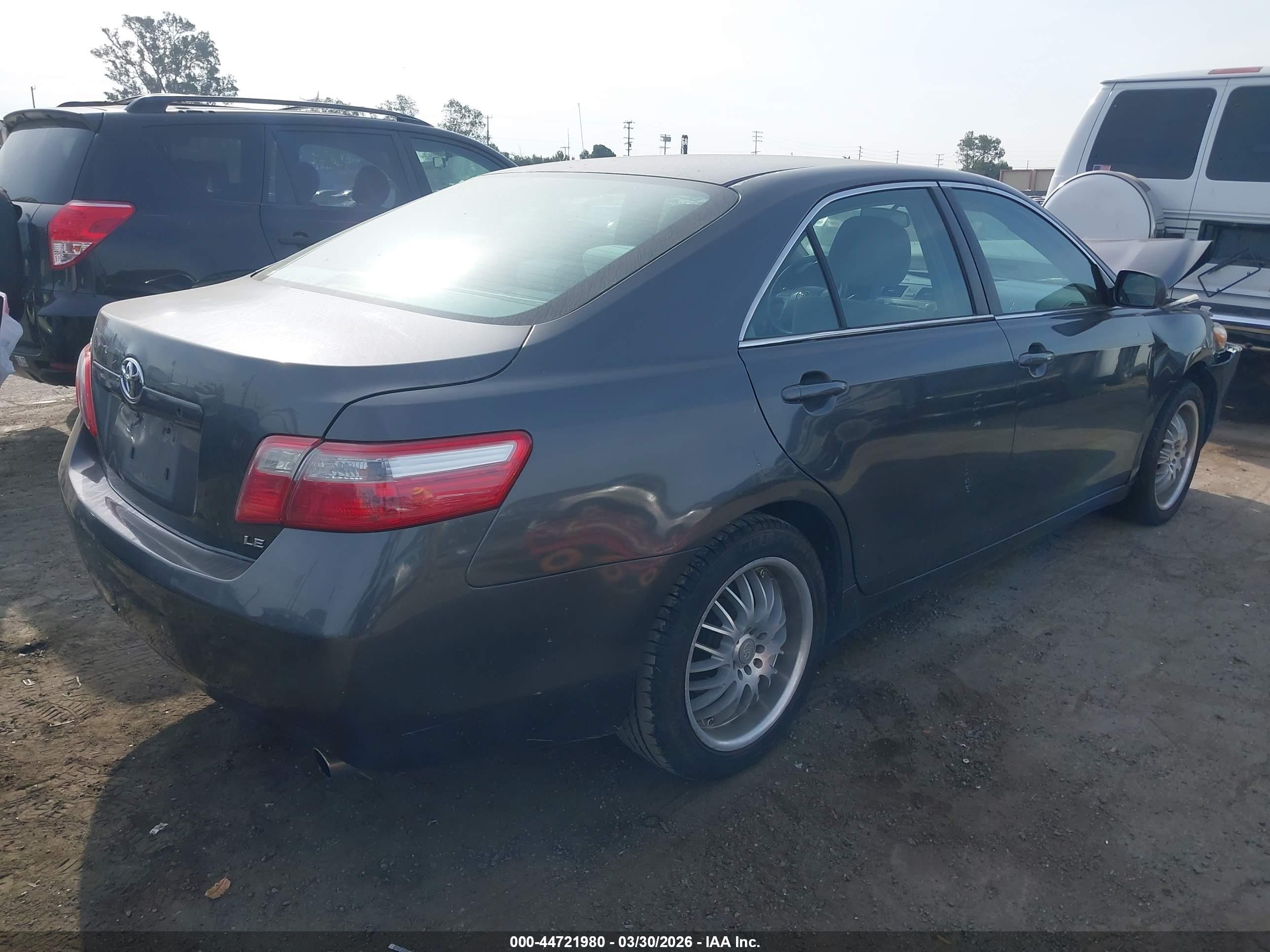 TOYOTA CAMRY image 4