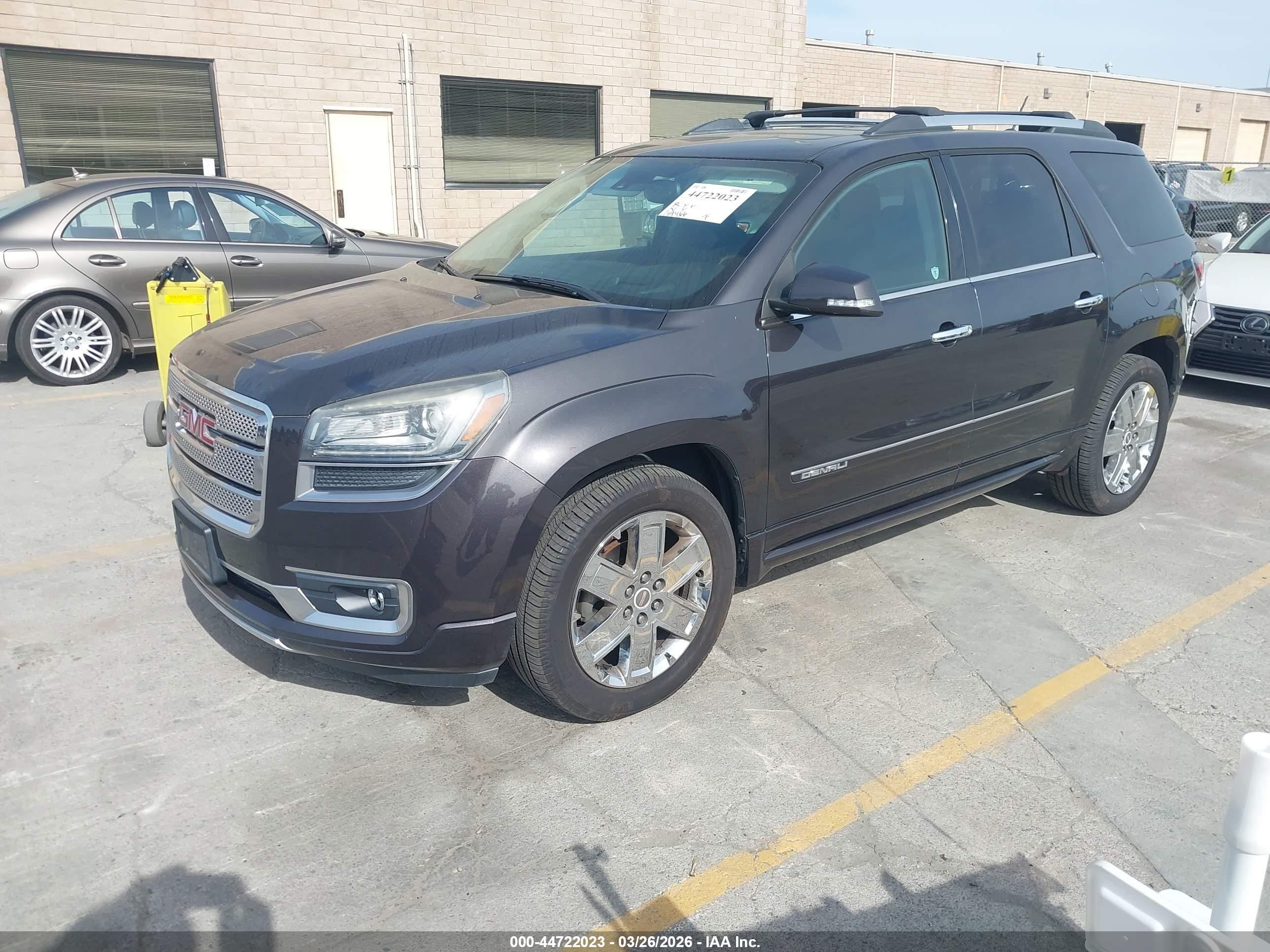 GMC ACADIA image 2