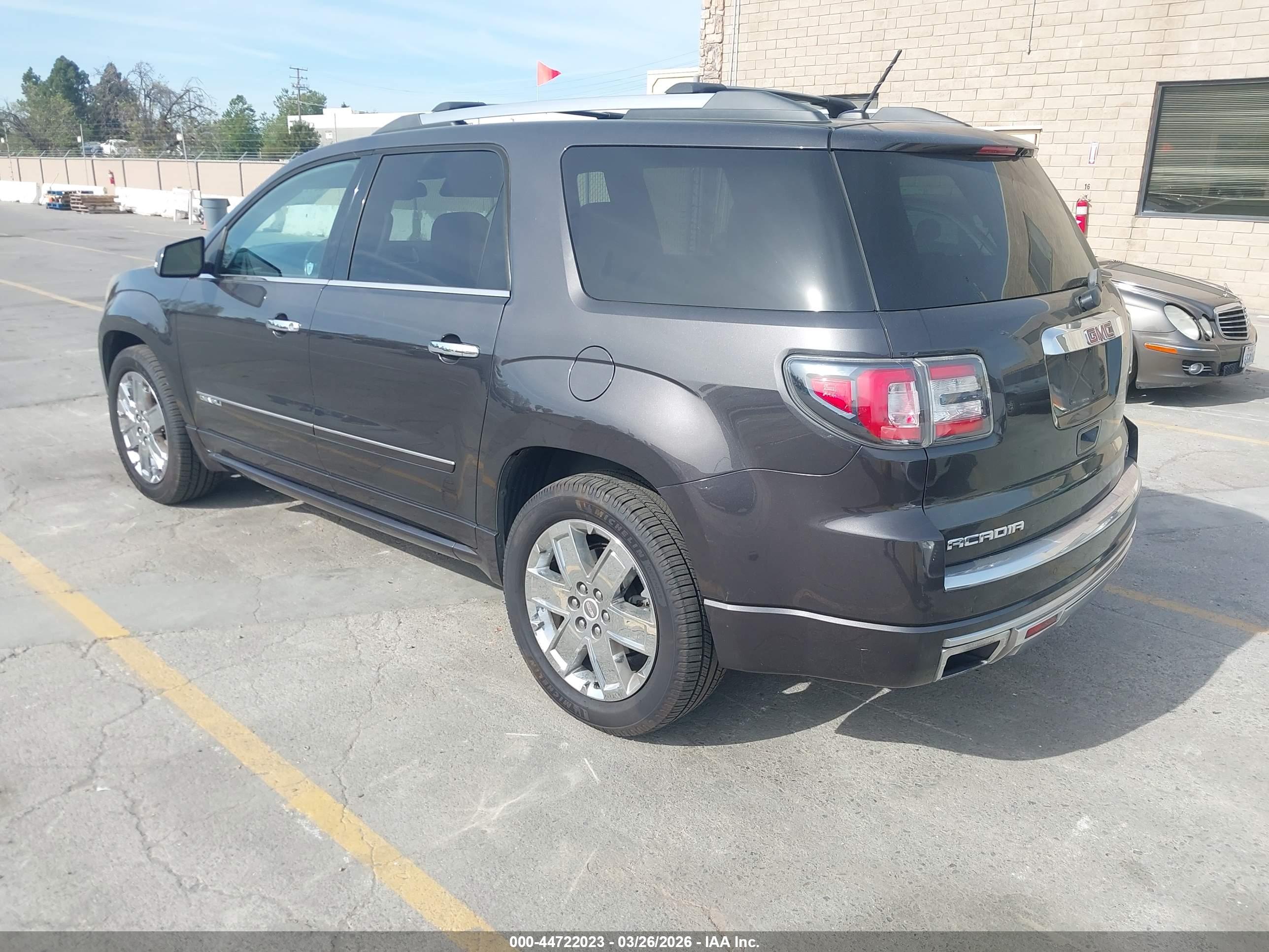 GMC ACADIA image 3