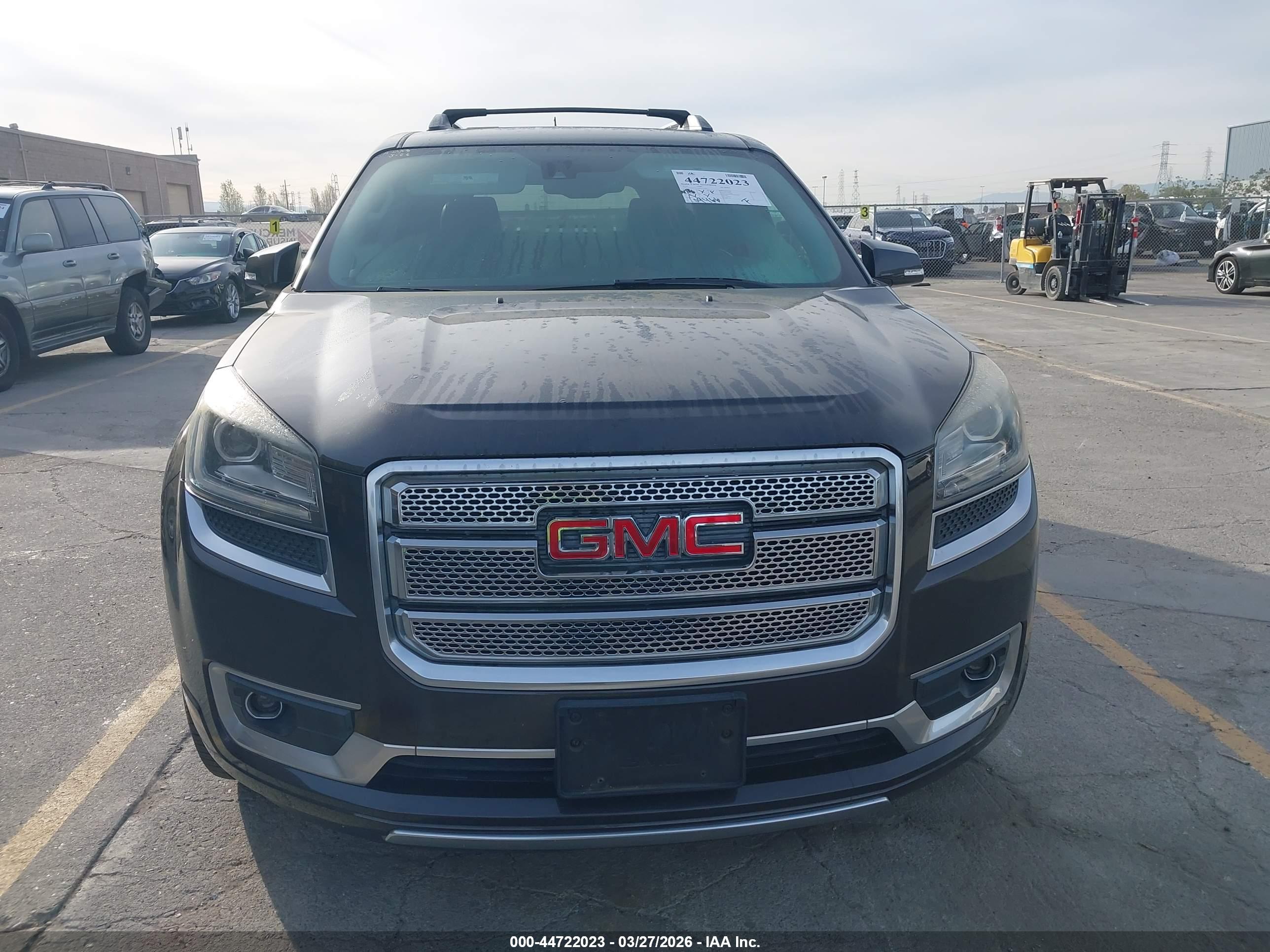 GMC ACADIA image 6