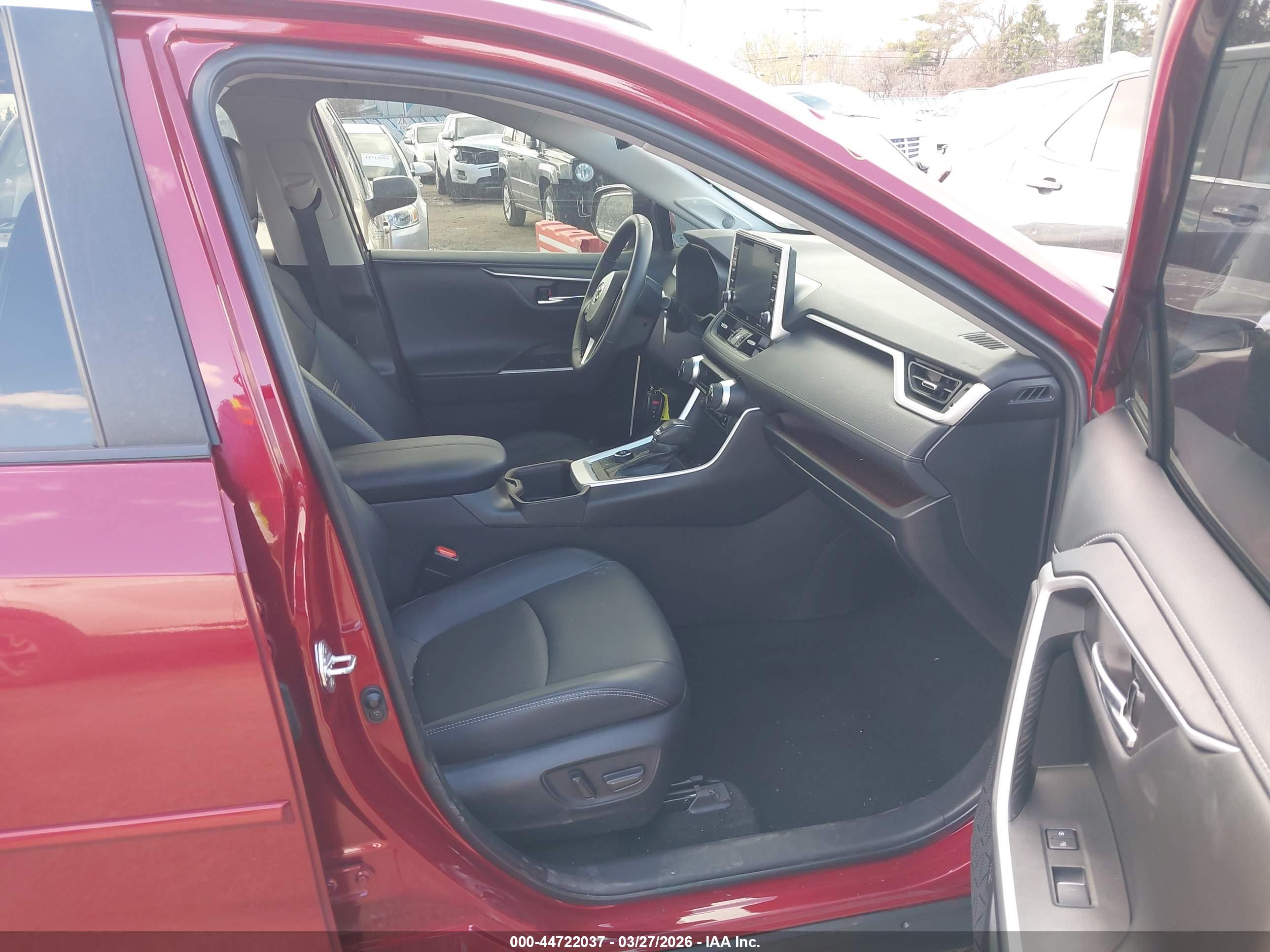 TOYOTA RAV4 image 5