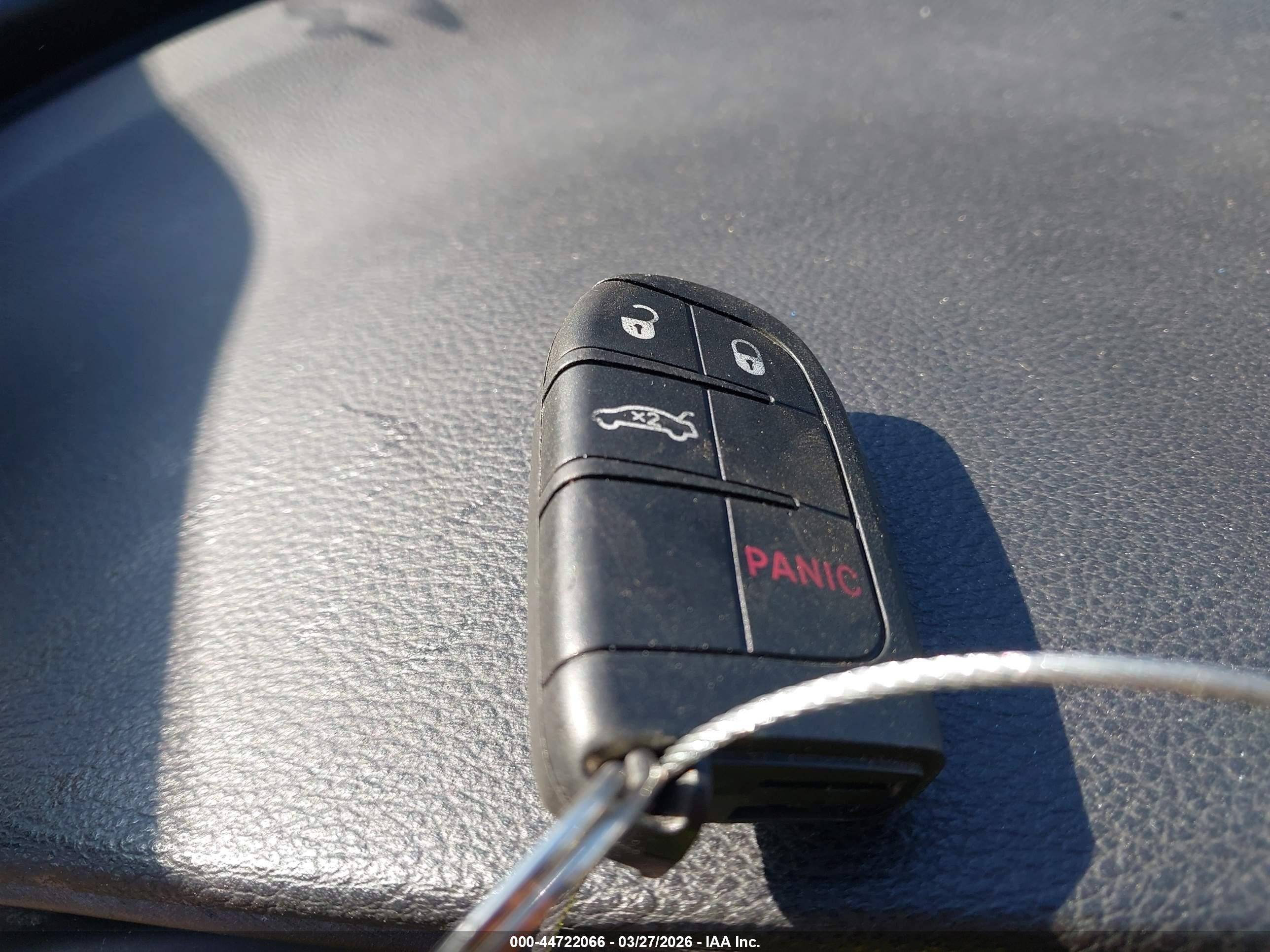 CHRYSLER 200 image 11