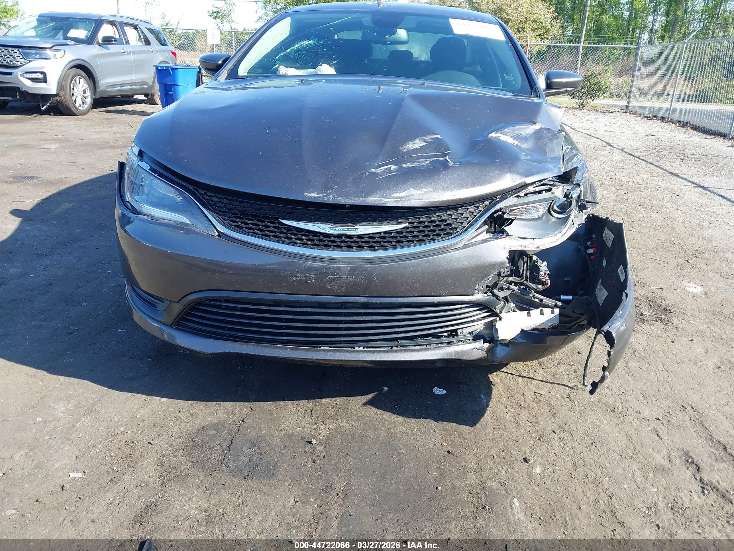 CHRYSLER 200 image 6