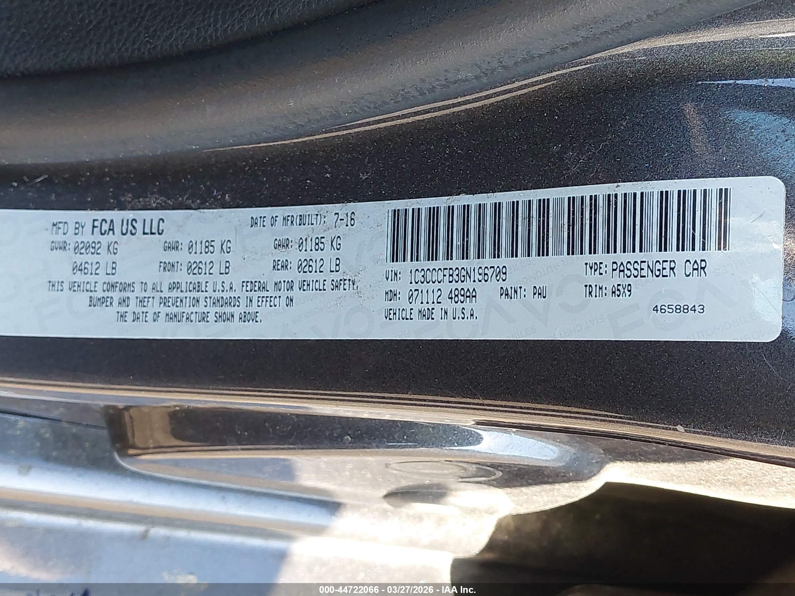 CHRYSLER 200 image 9