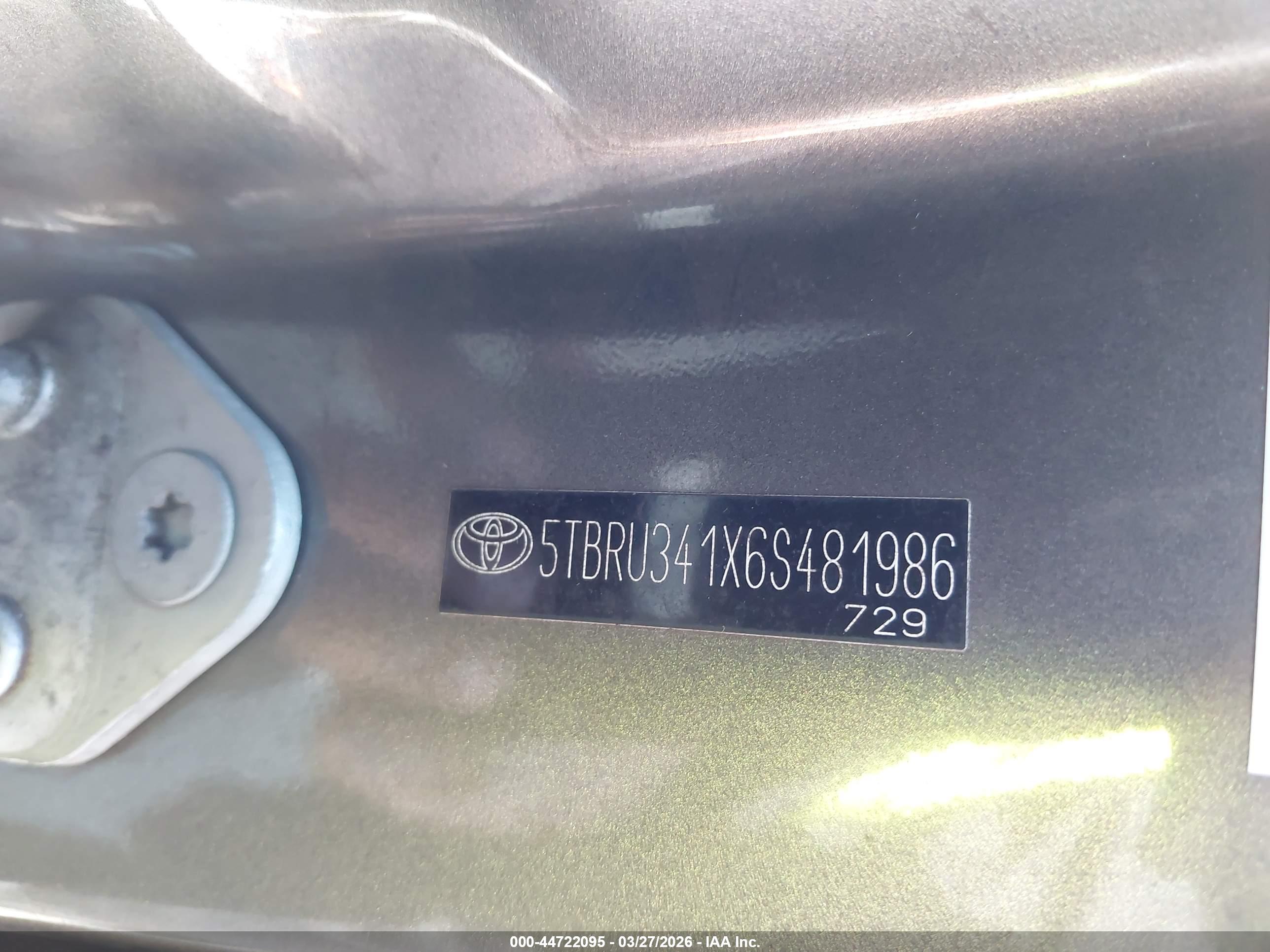 TOYOTA TUNDRA image 9