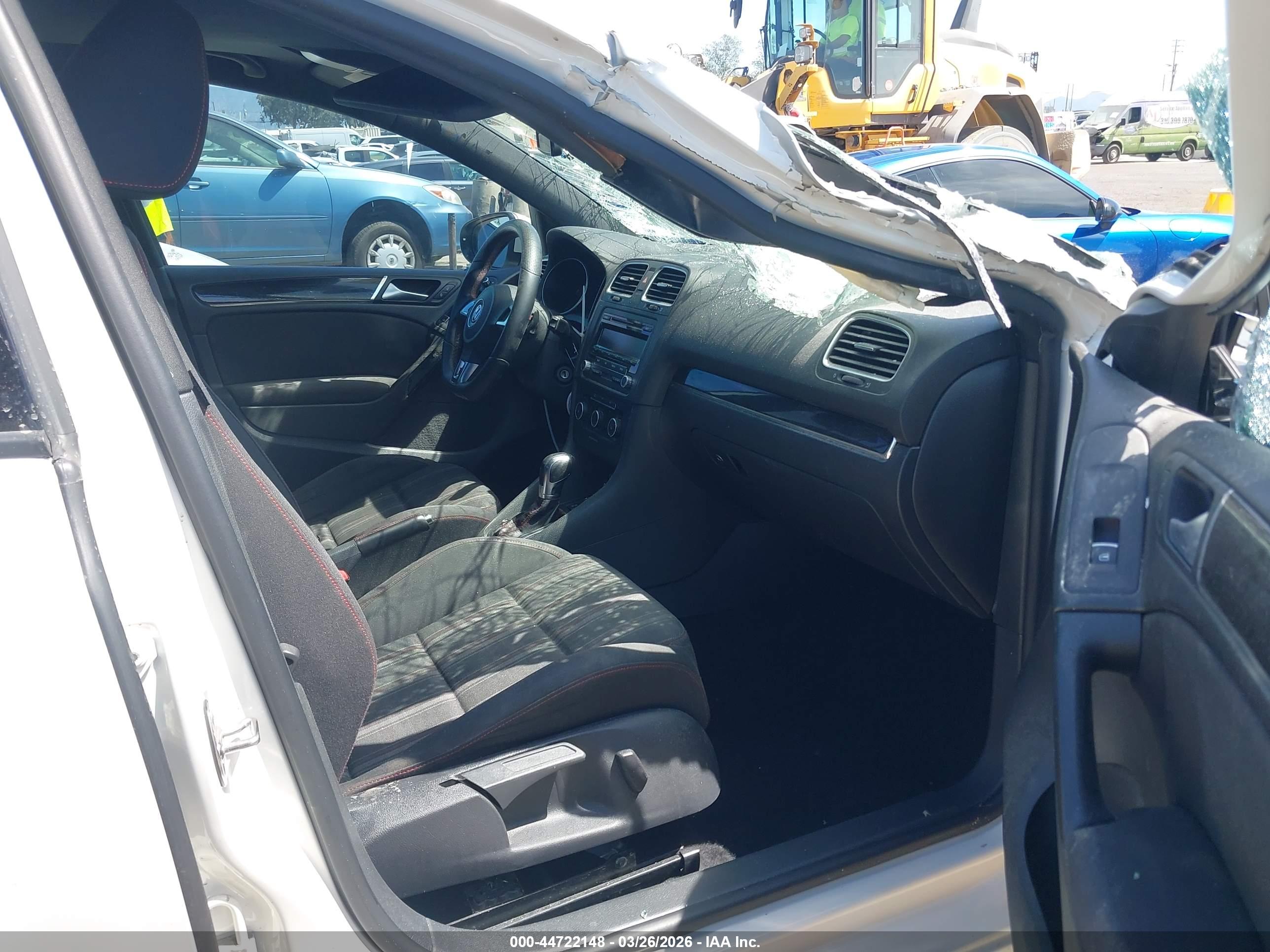 VOLKSWAGEN GTI image 5