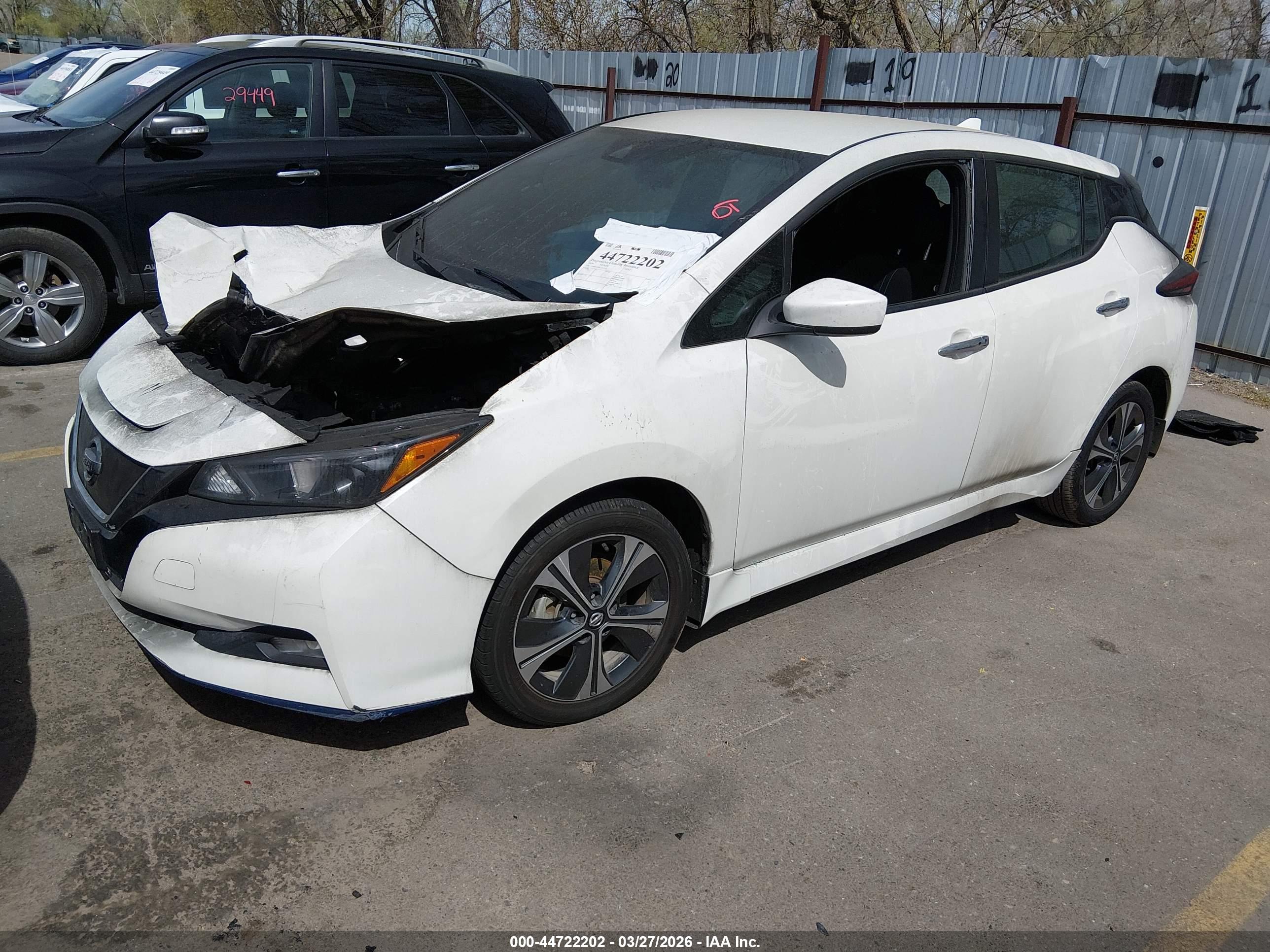 NISSAN LEAF image 2