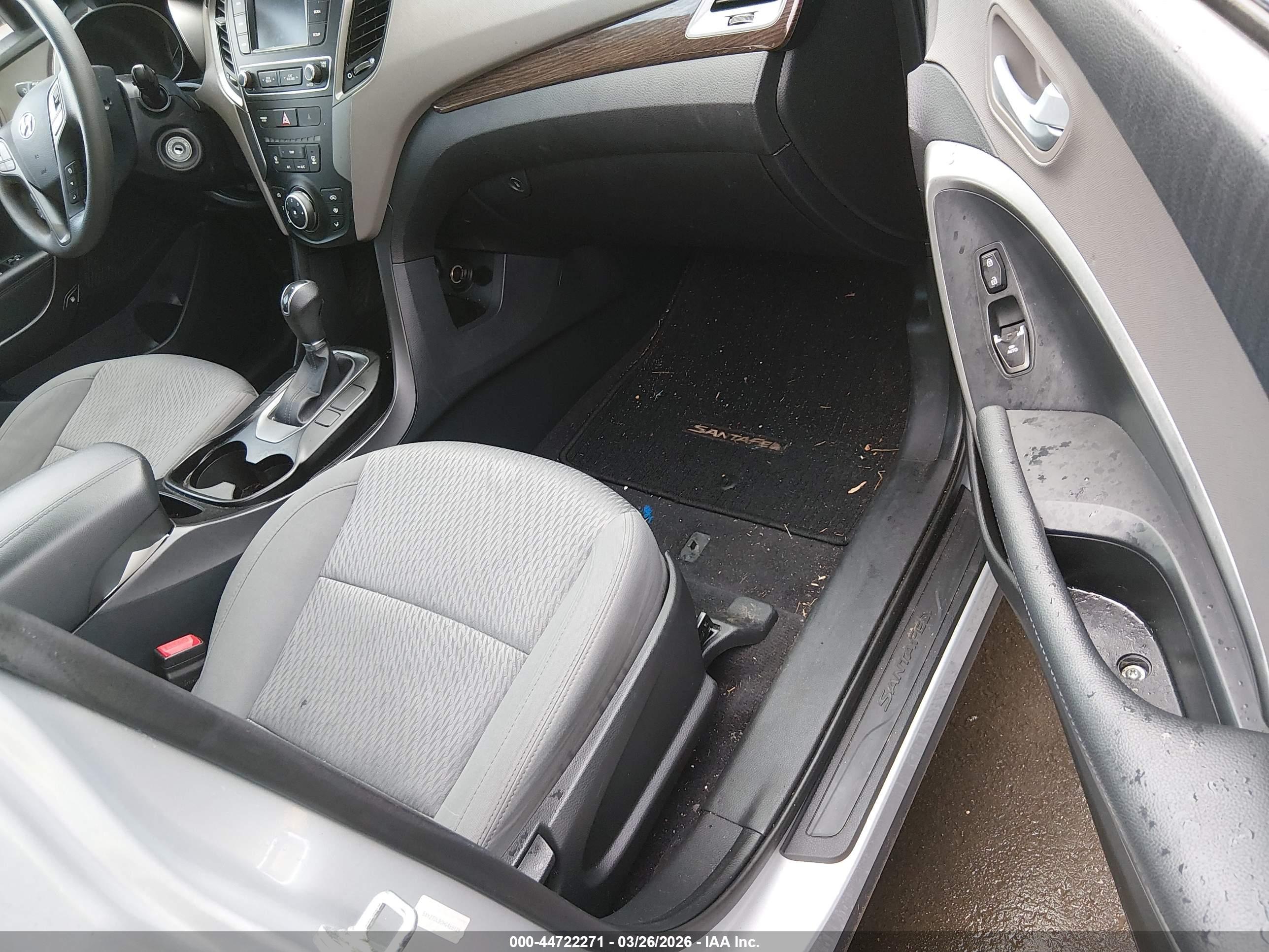 HYUNDAI SANTA image 5