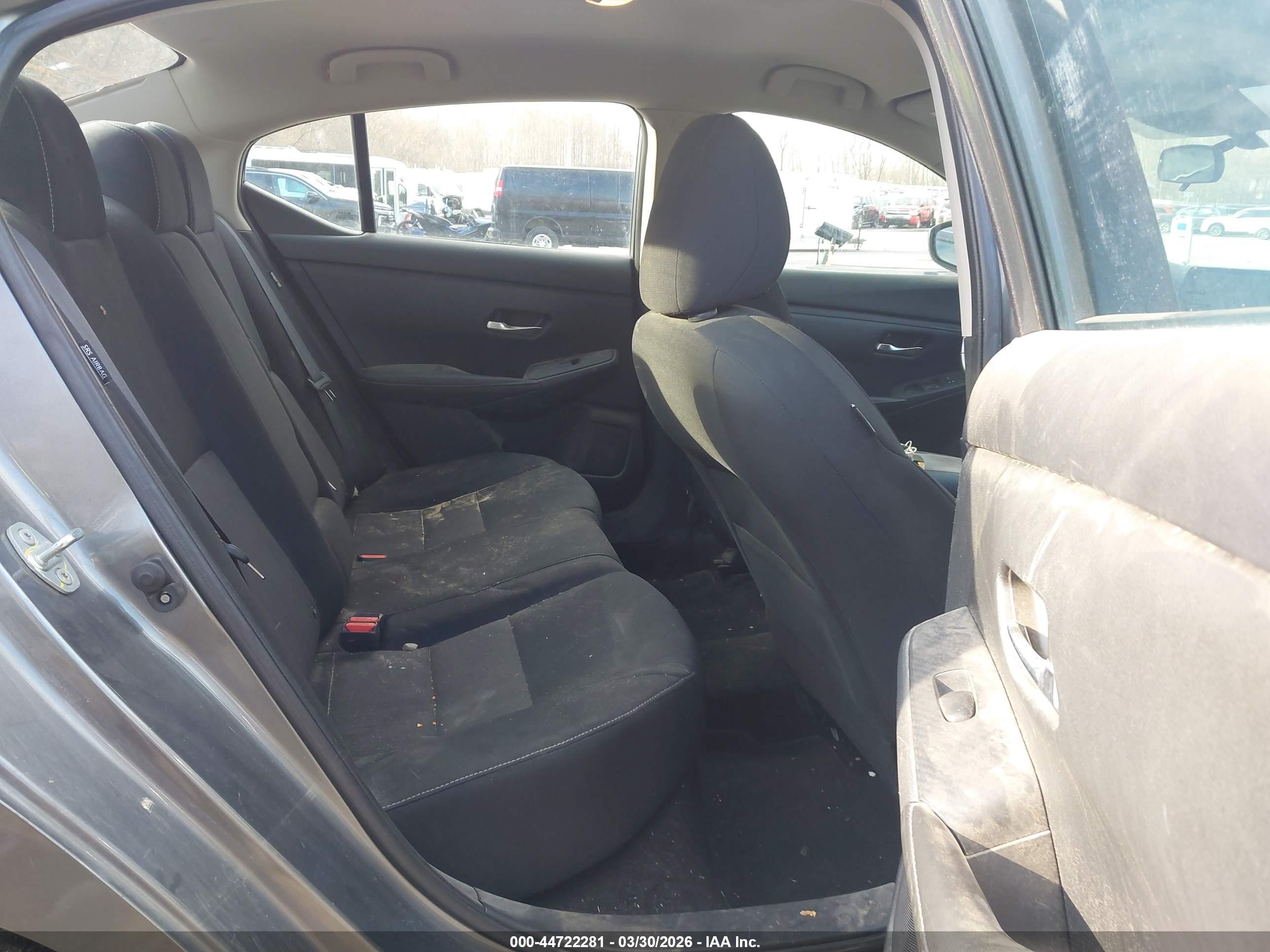 NISSAN SENTRA image 8