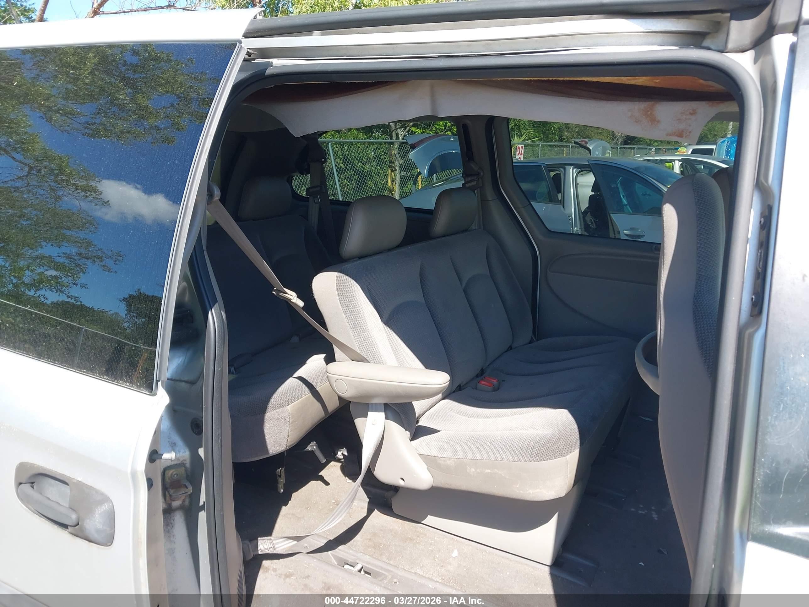 DODGE GRAND image 8