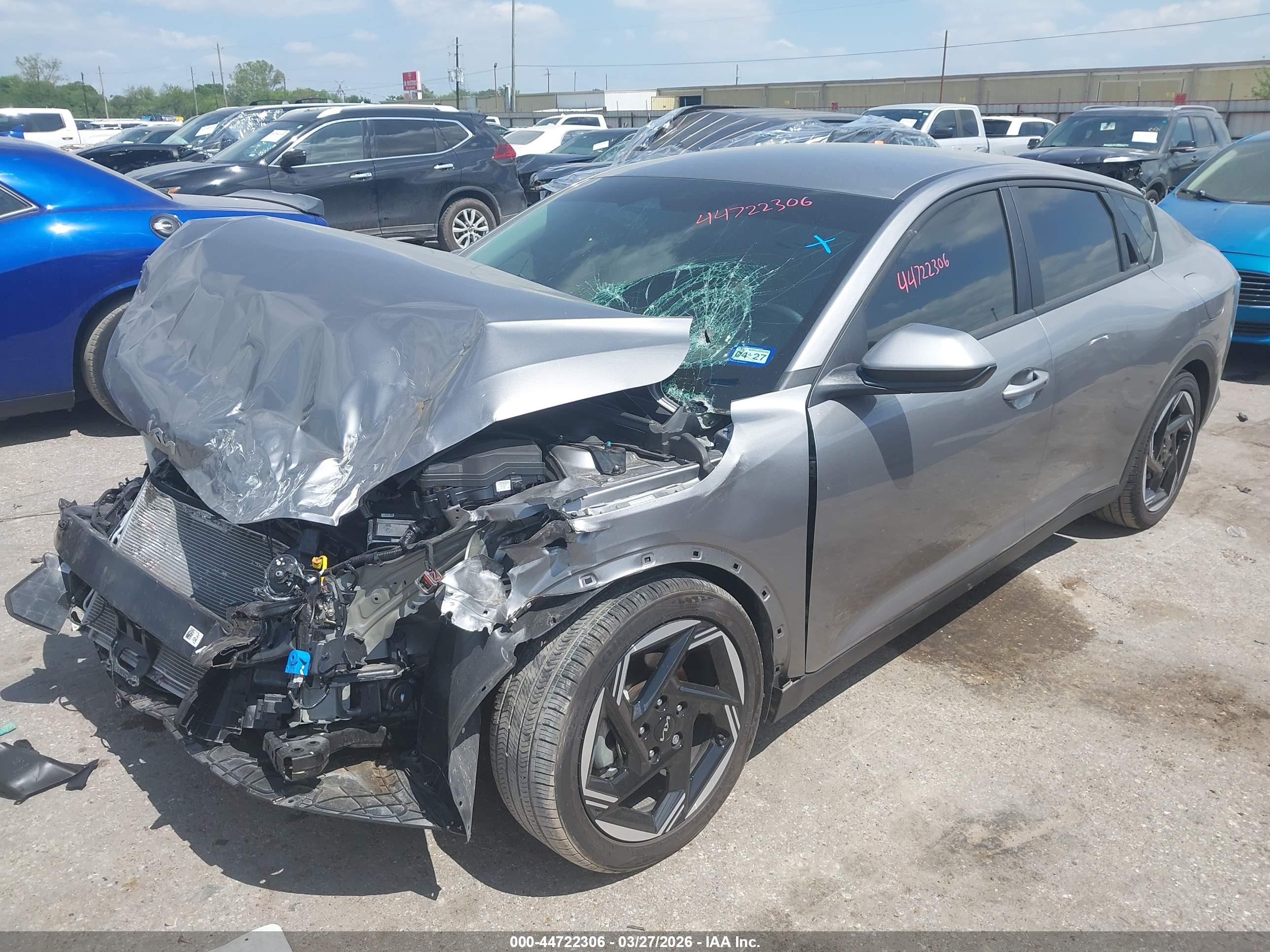 KIA K4 image 2