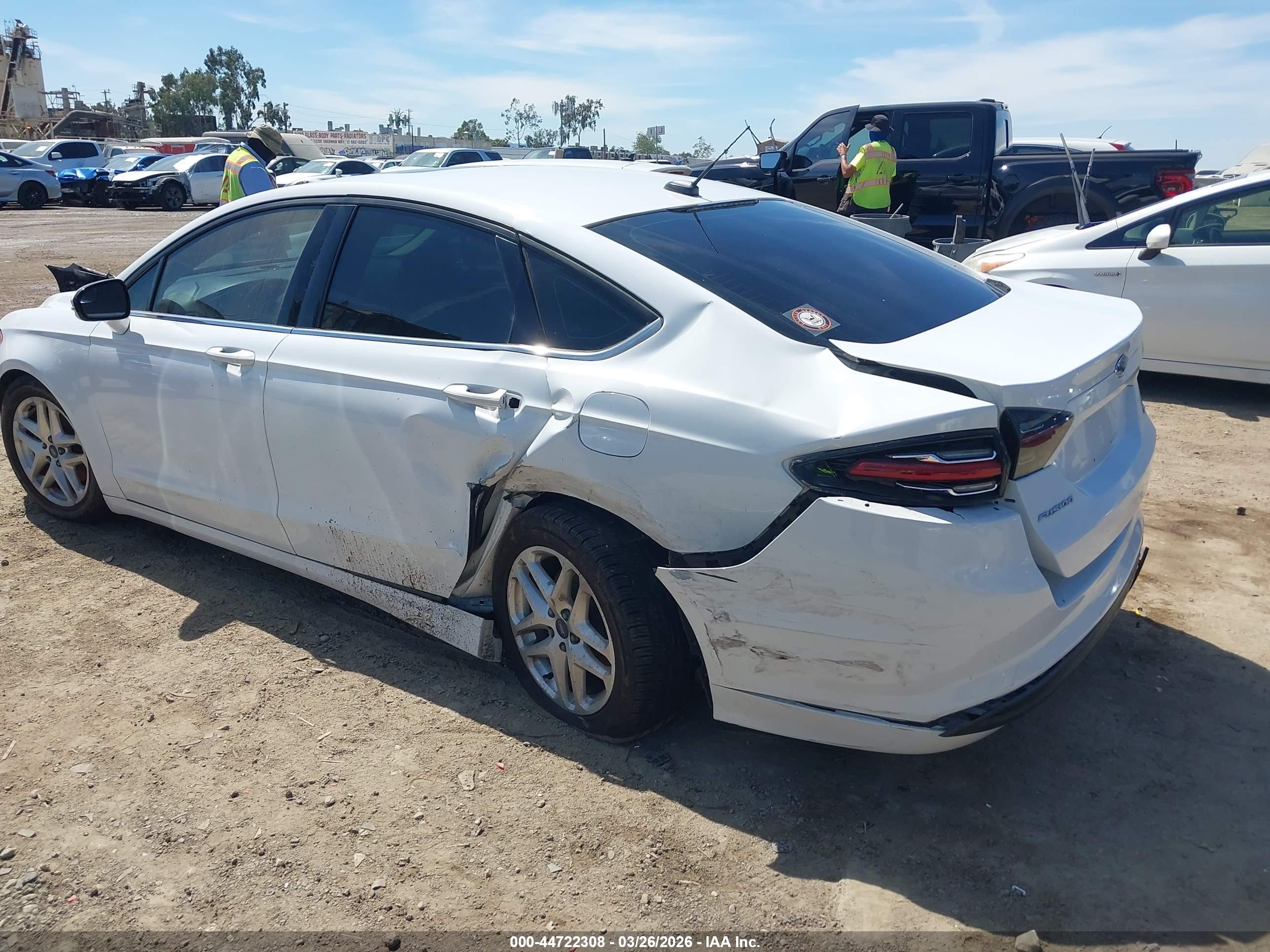 FORD FUSION image 3