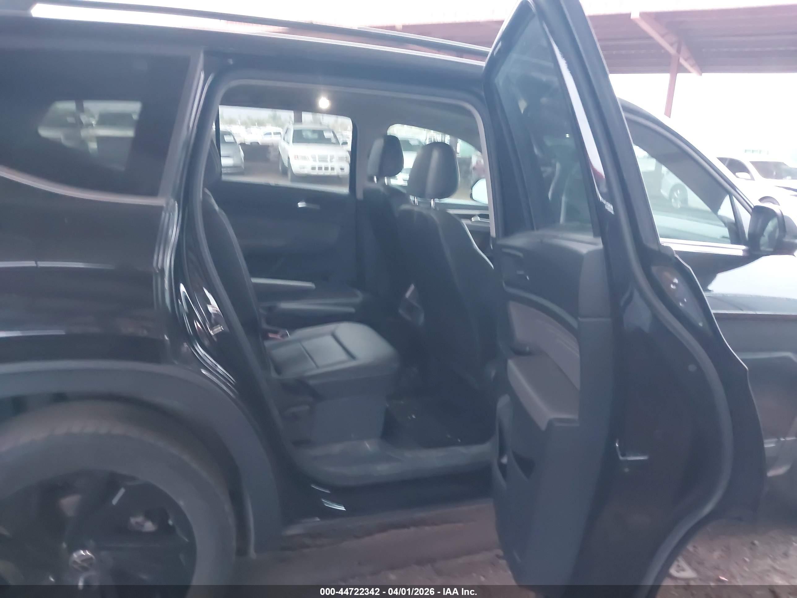VOLKSWAGEN ATLAS image 8