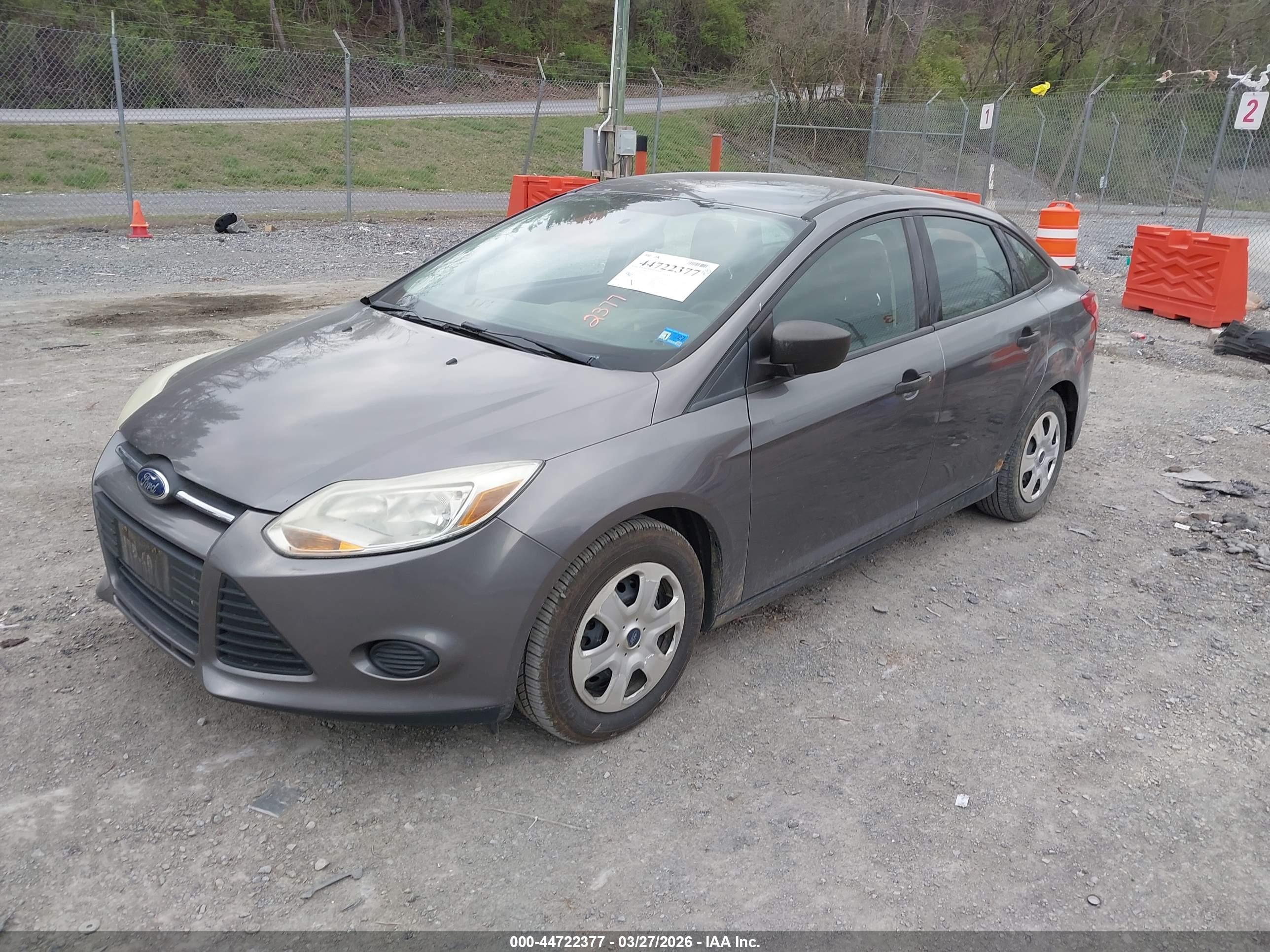 FORD FOCUS image 2