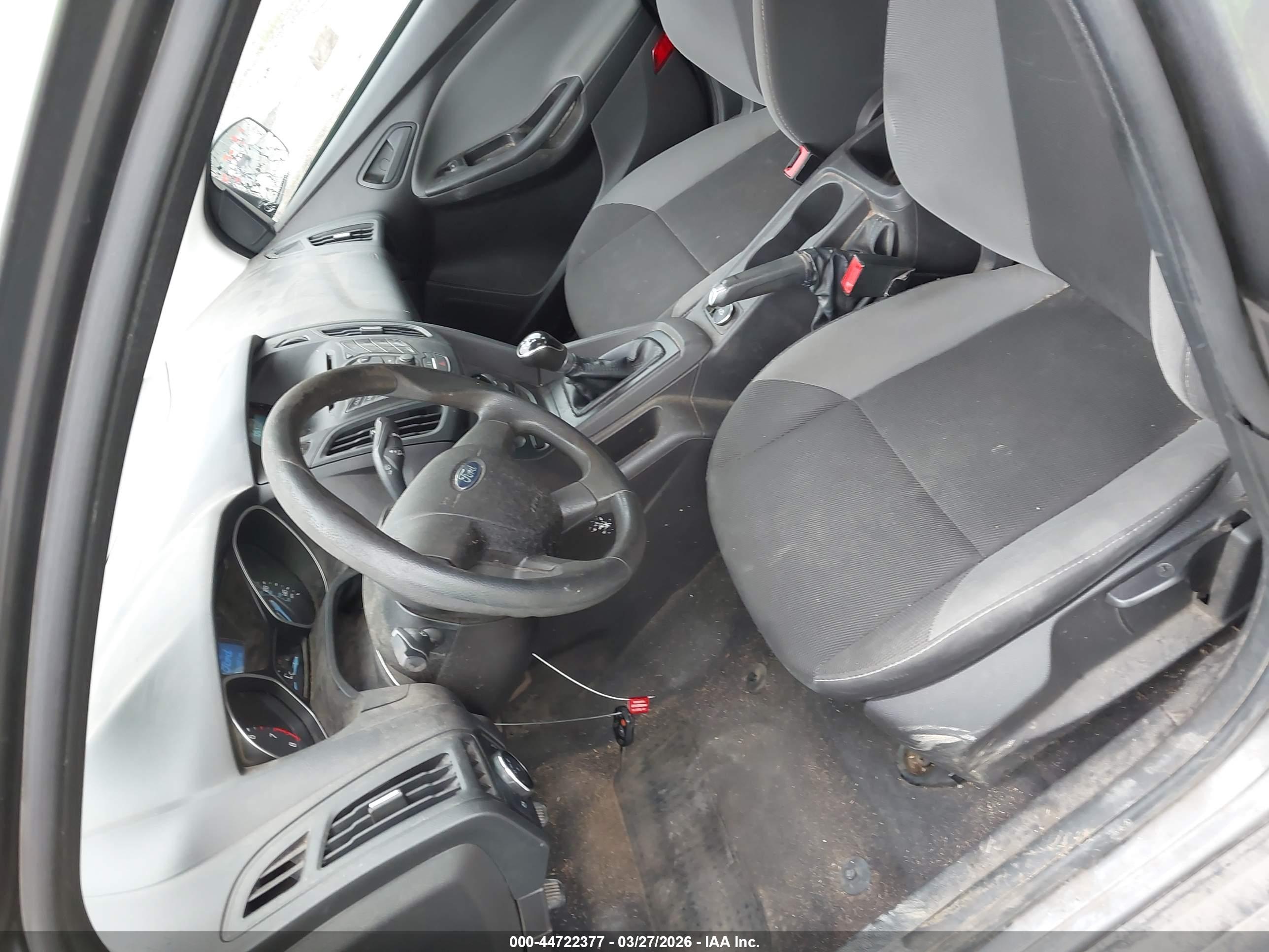 FORD FOCUS image 5
