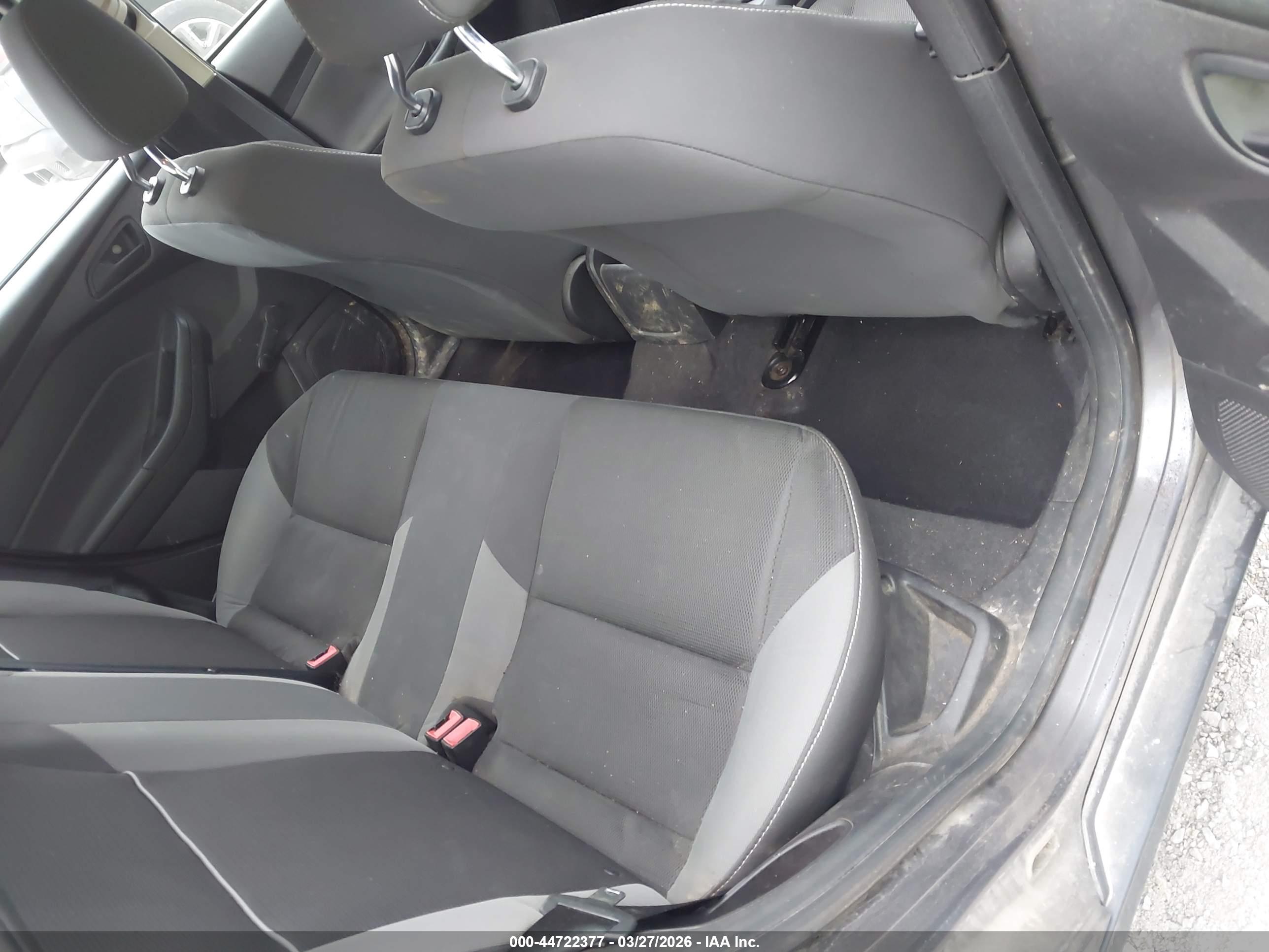 FORD FOCUS image 8