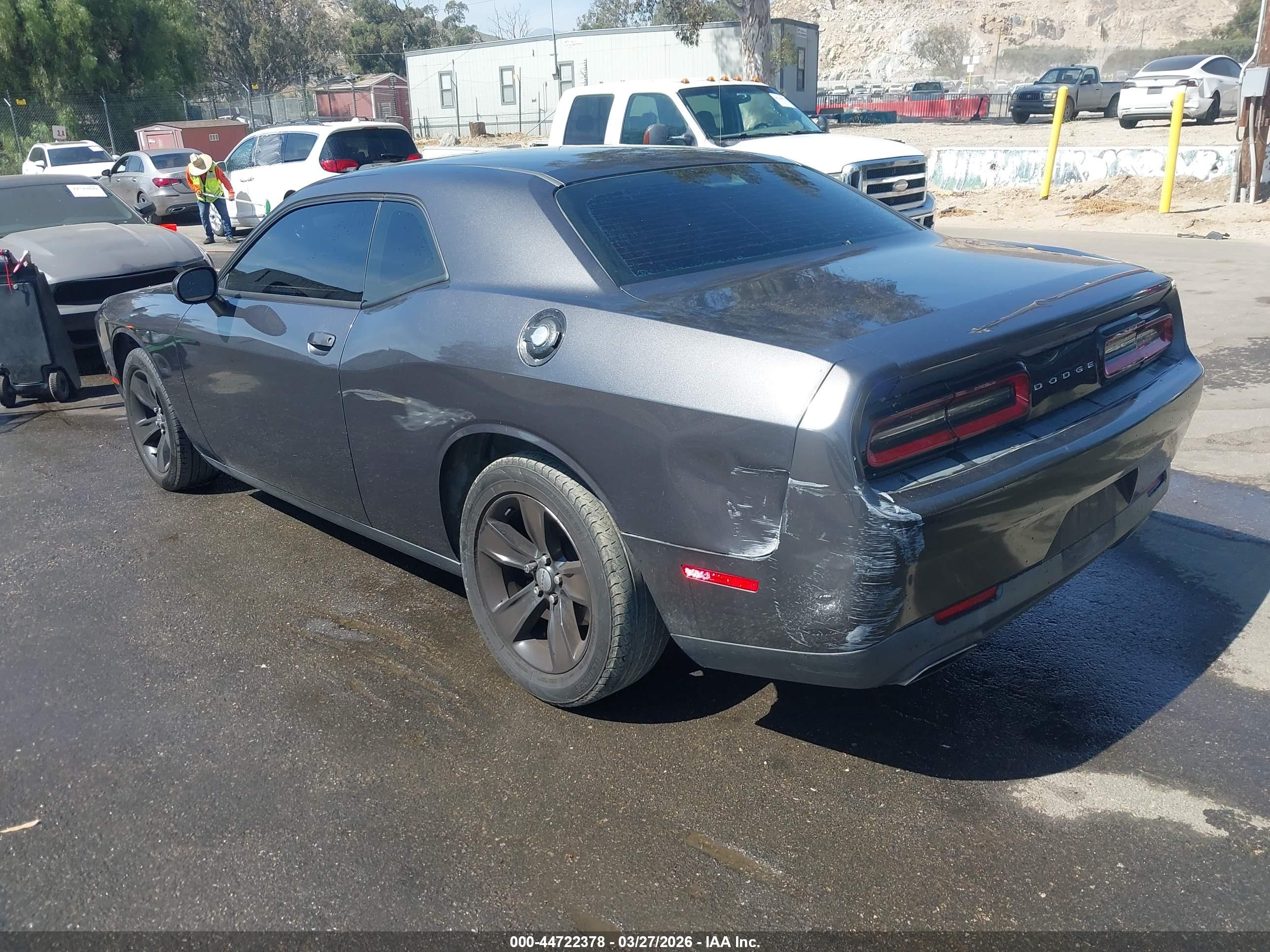 DODGE CHALLENGER image 3