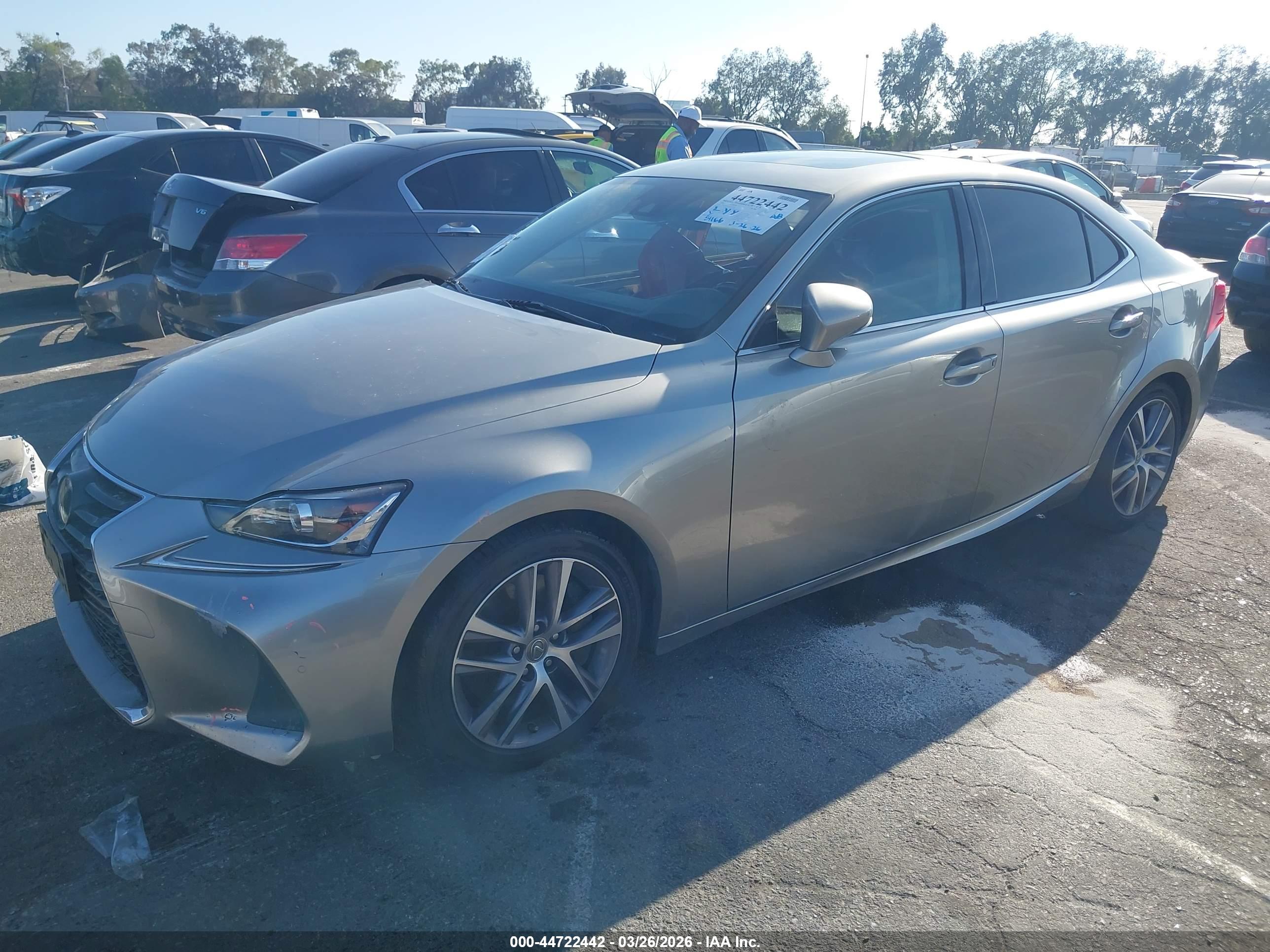 LEXUS IS image 2