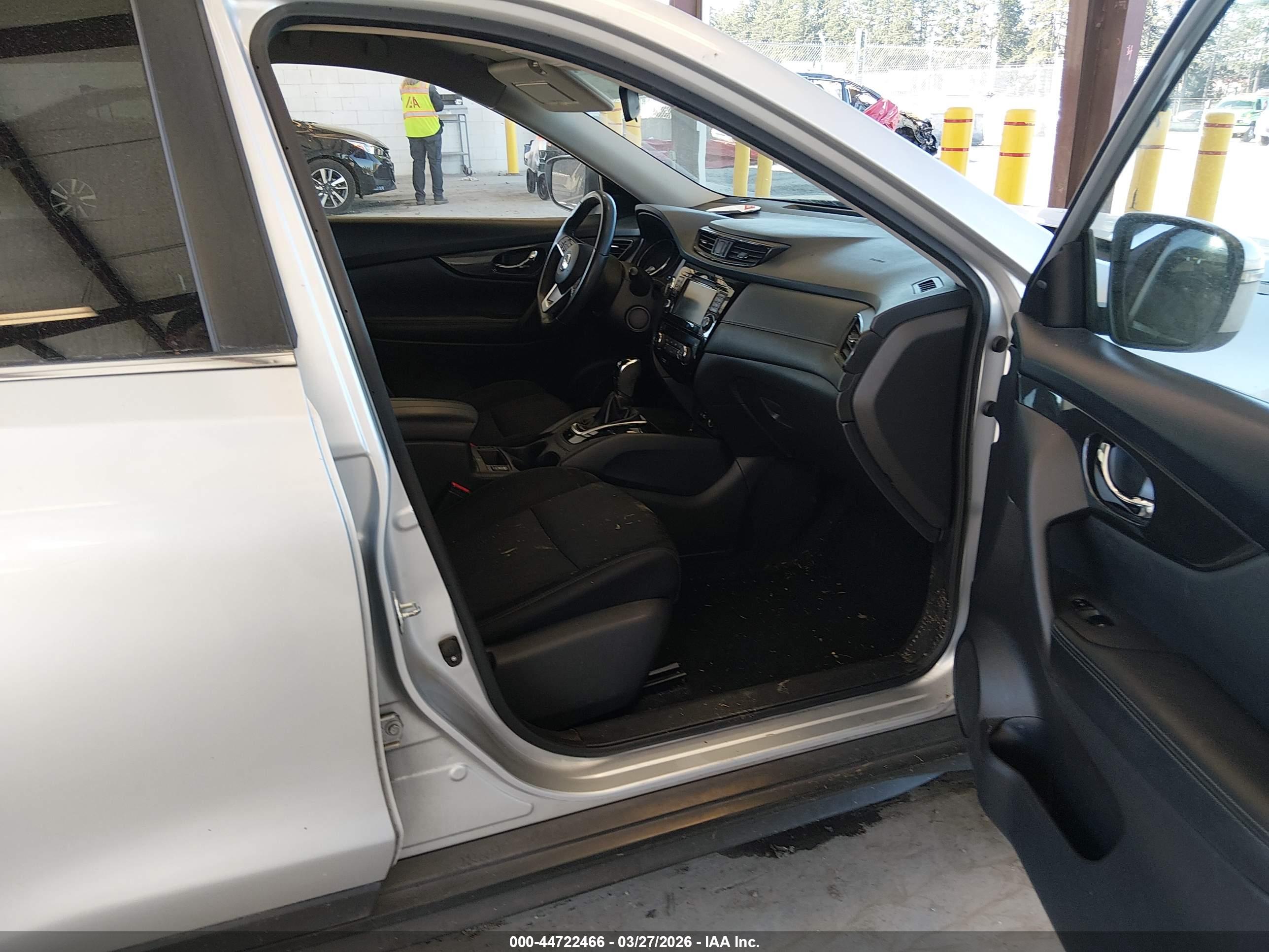 NISSAN ROGUE image 5