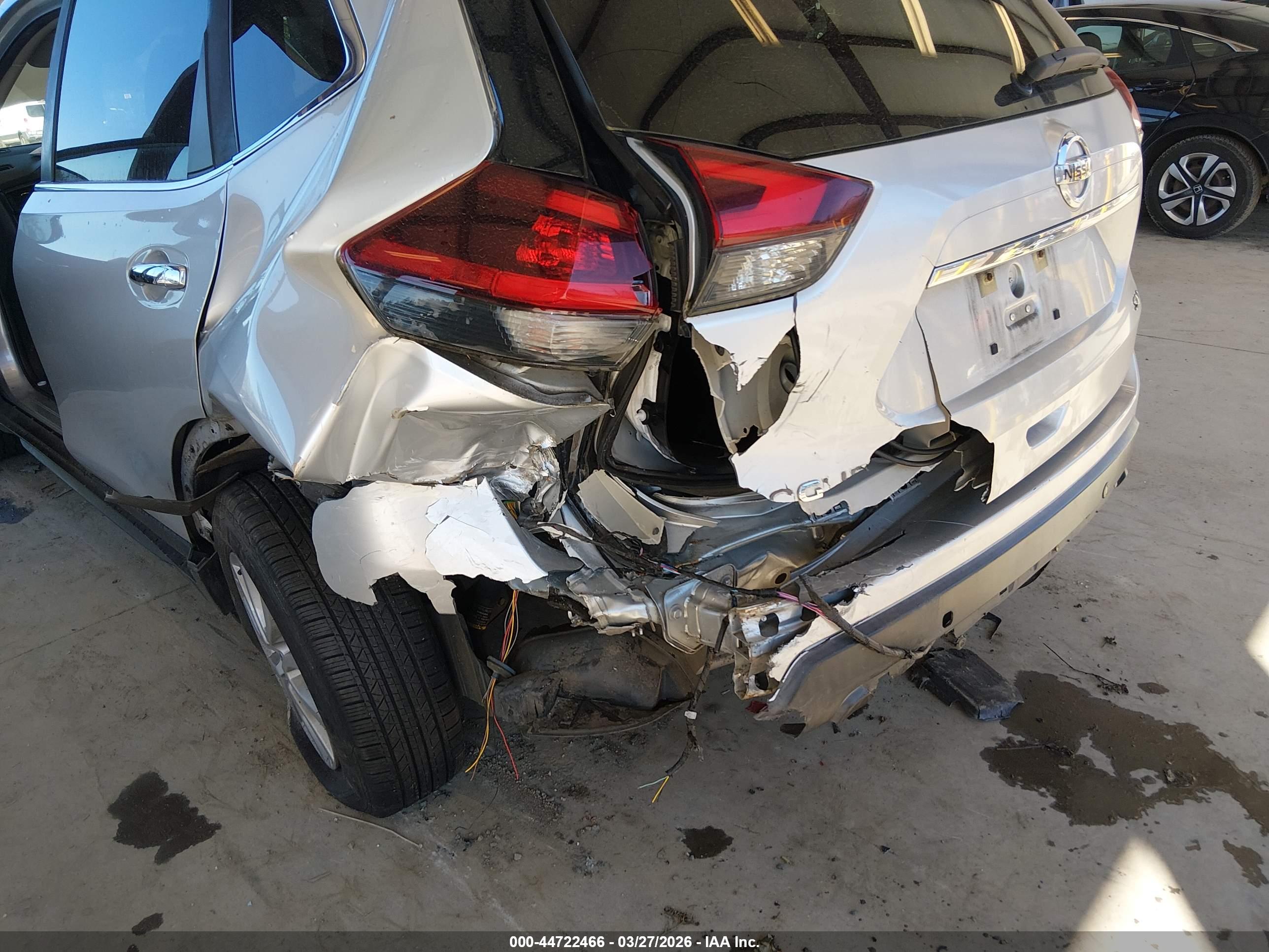 NISSAN ROGUE image 6