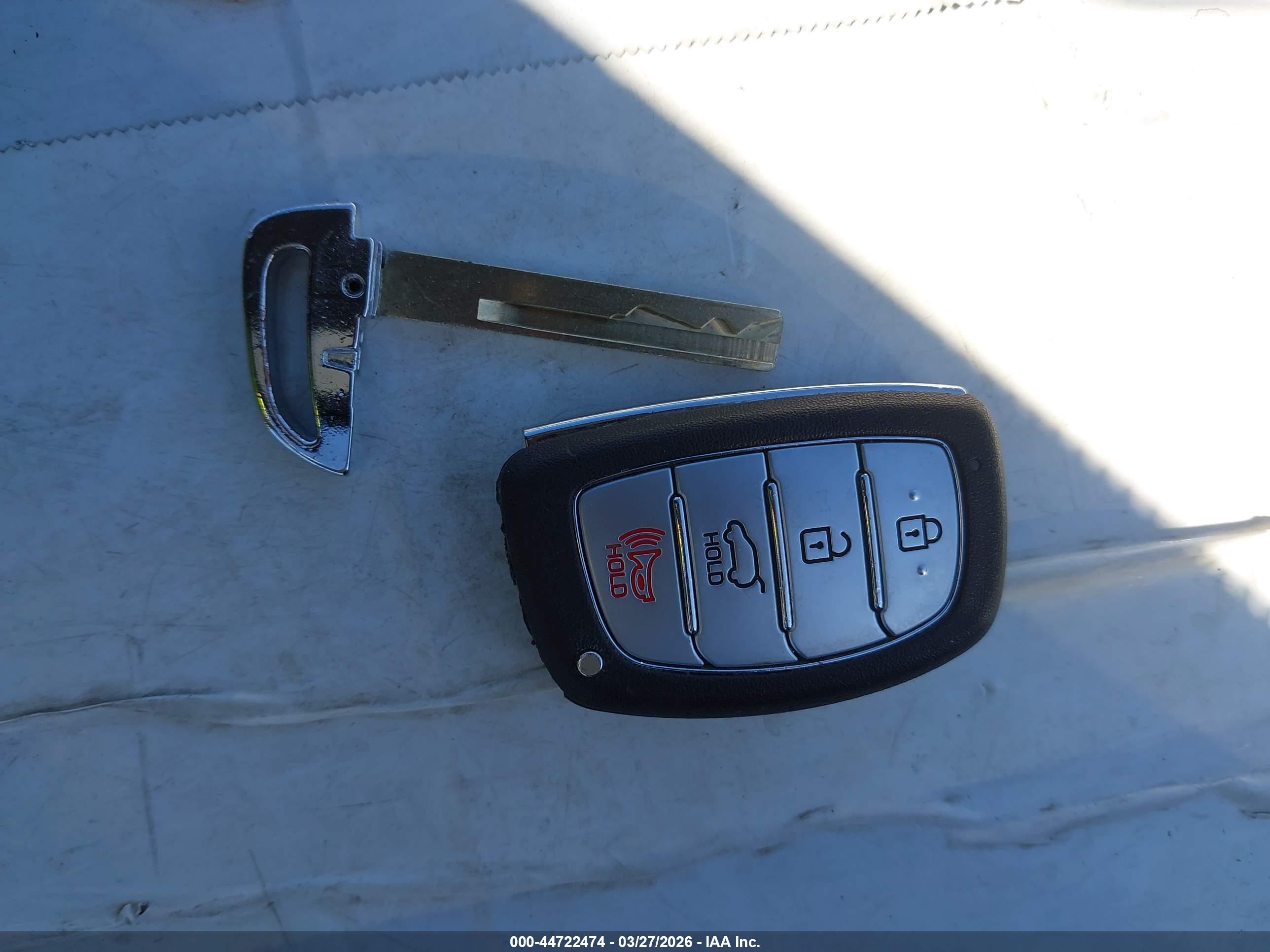 HYUNDAI ELANTRA image 11
