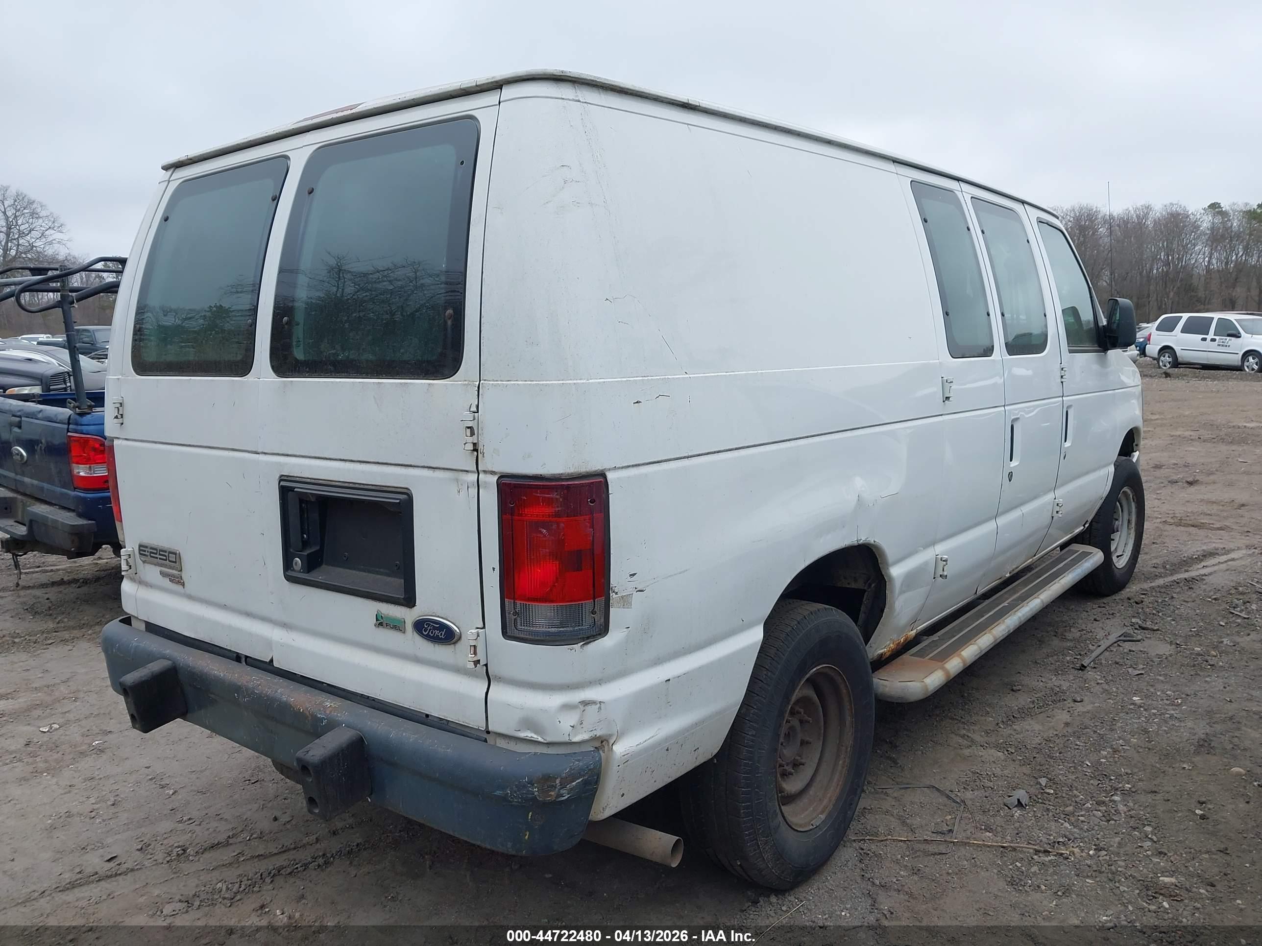 FORD E-250 image 4