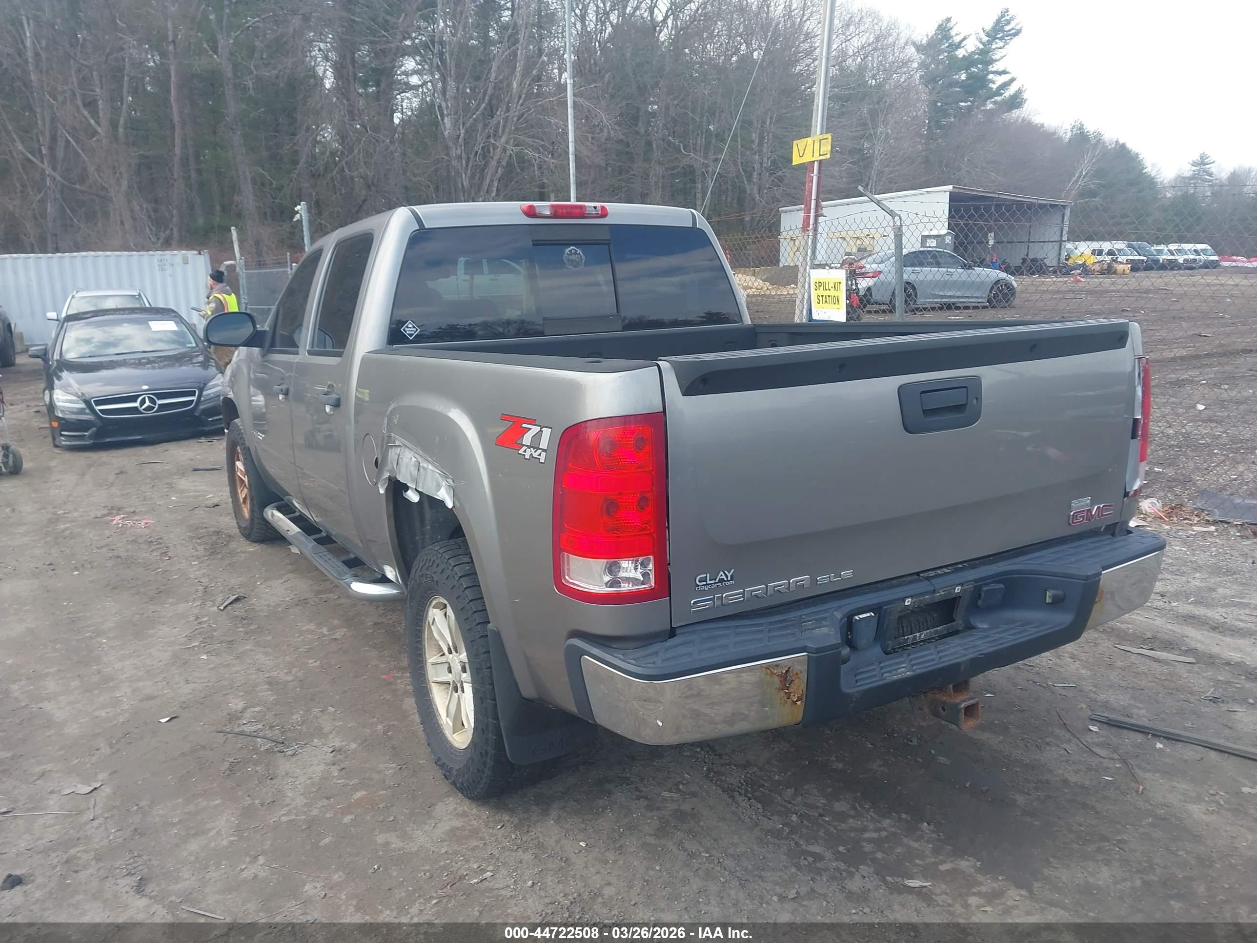 GMC SIERRA image 3