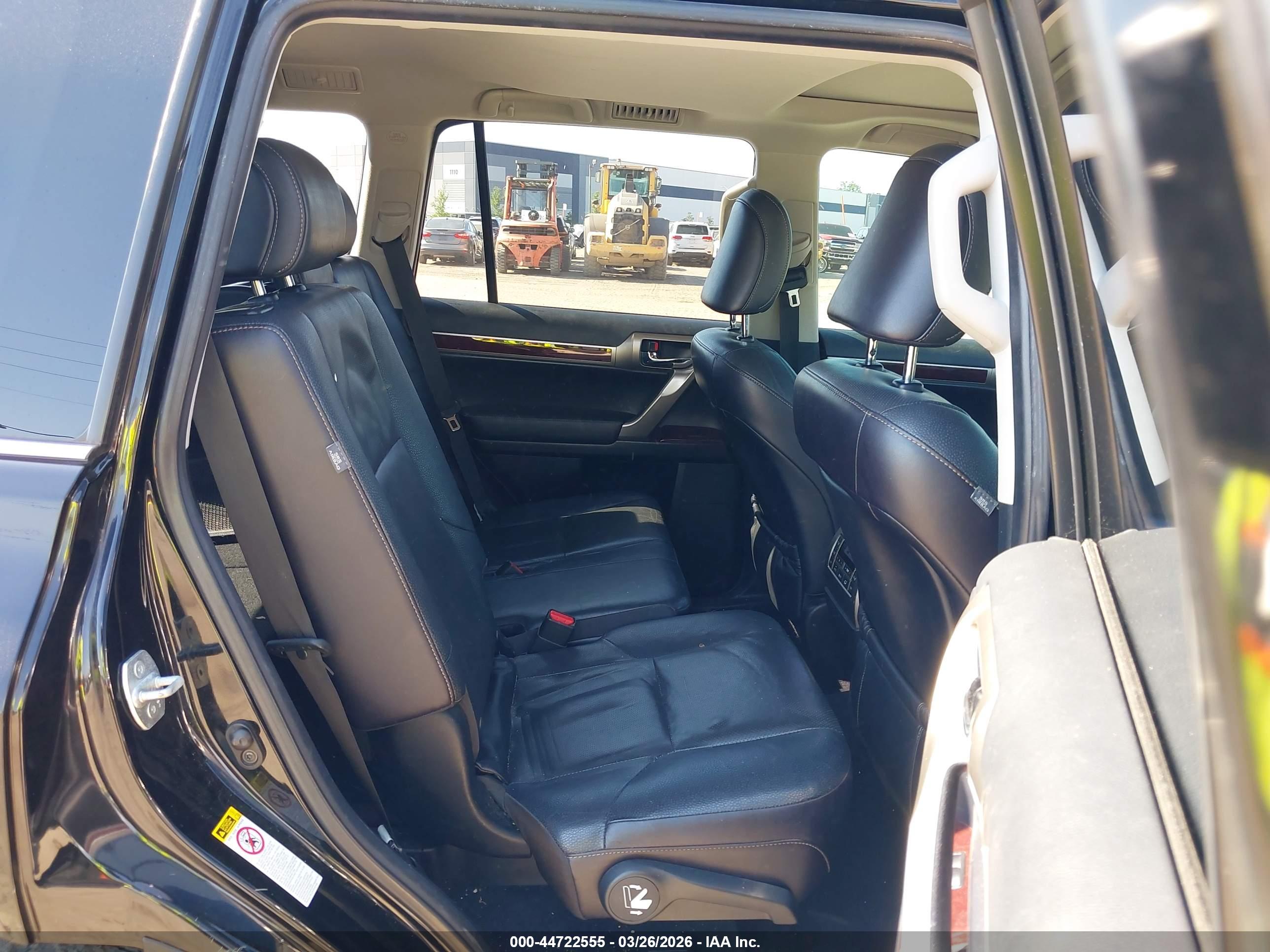LEXUS GX image 8