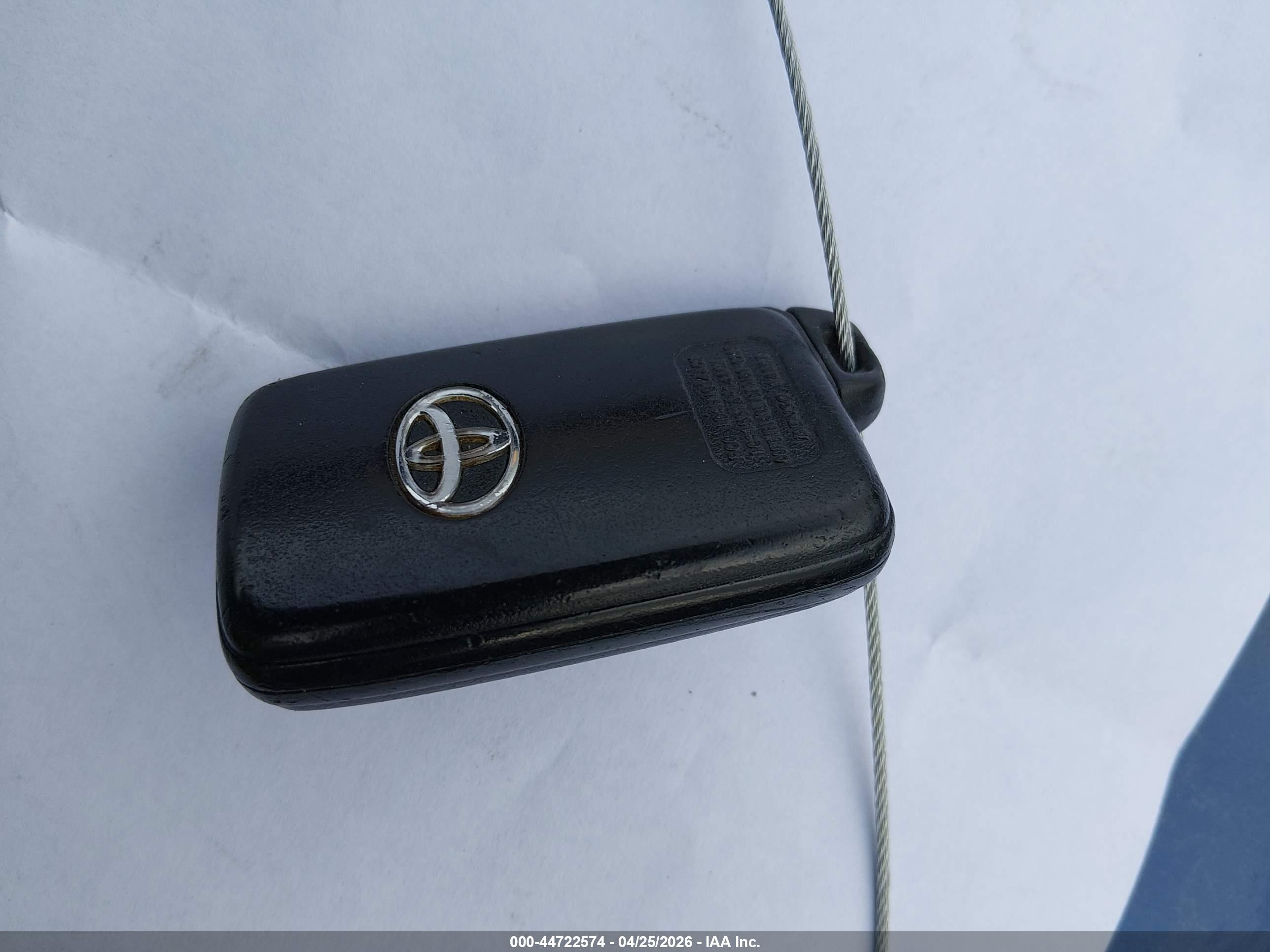 TOYOTA PRIUS image 11