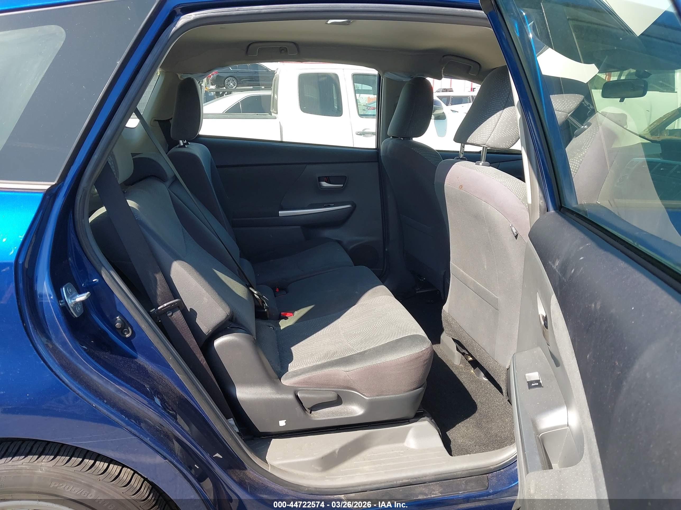 TOYOTA PRIUS image 8