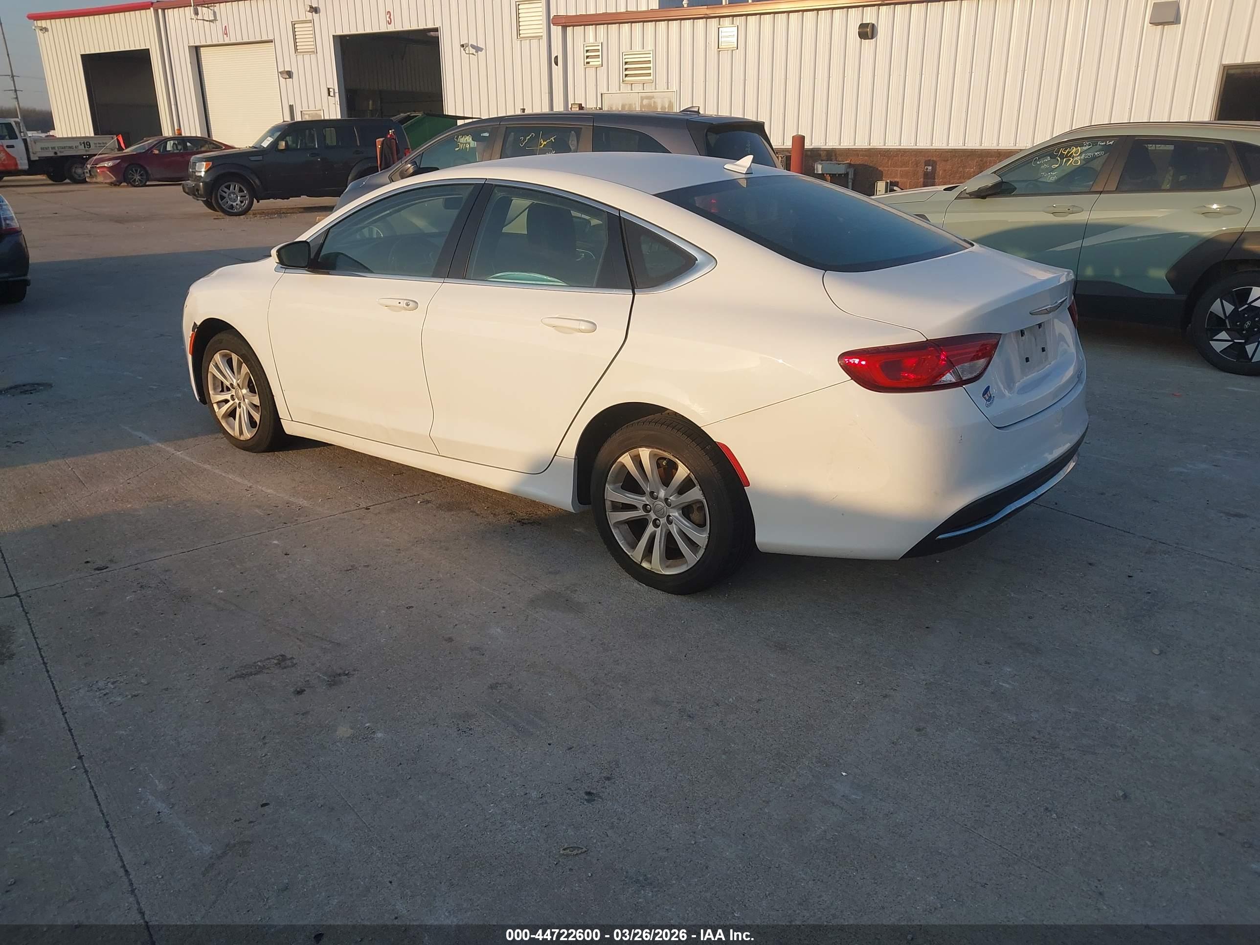 CHRYSLER 200 image 3