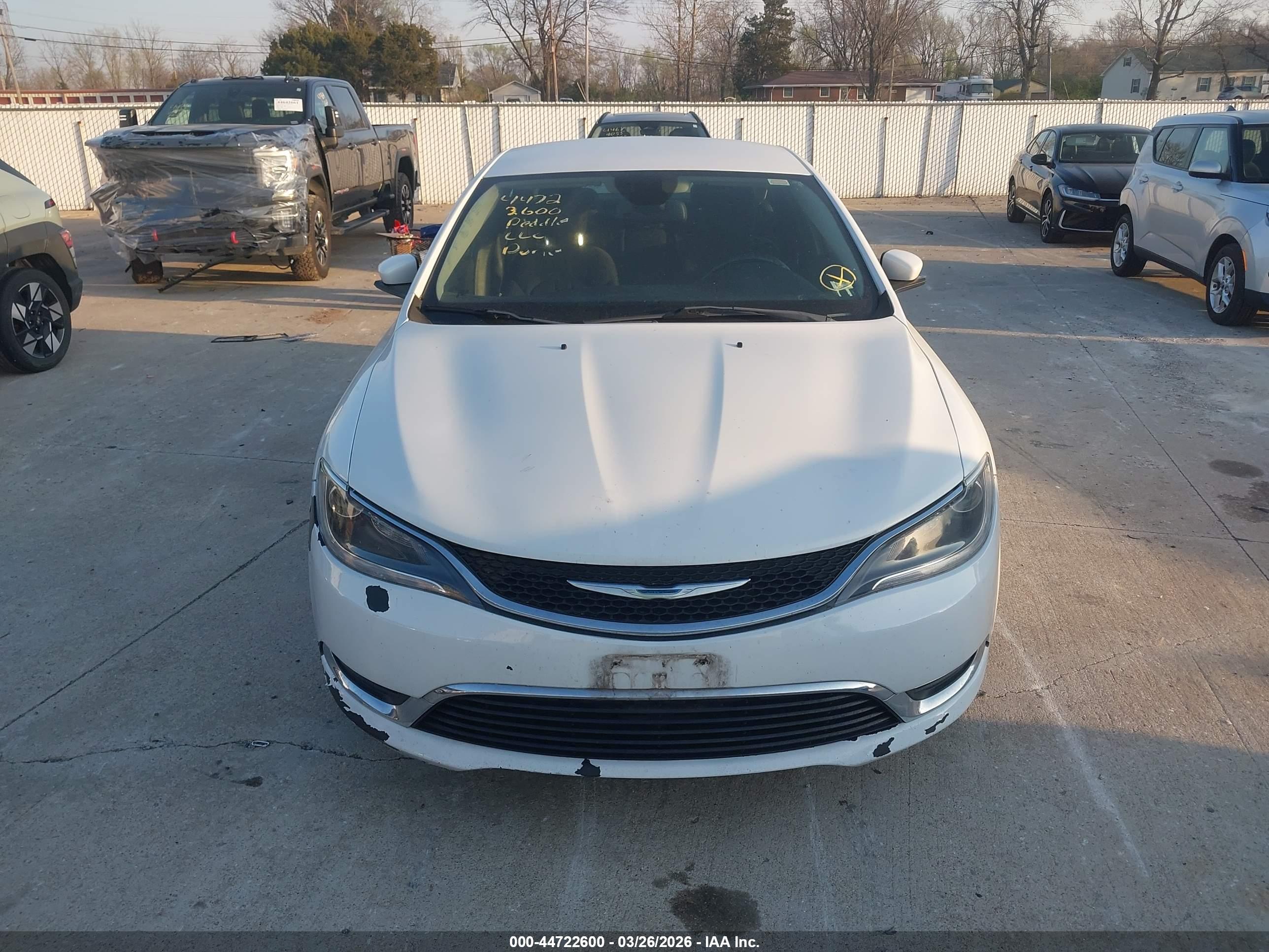 CHRYSLER 200 image 6