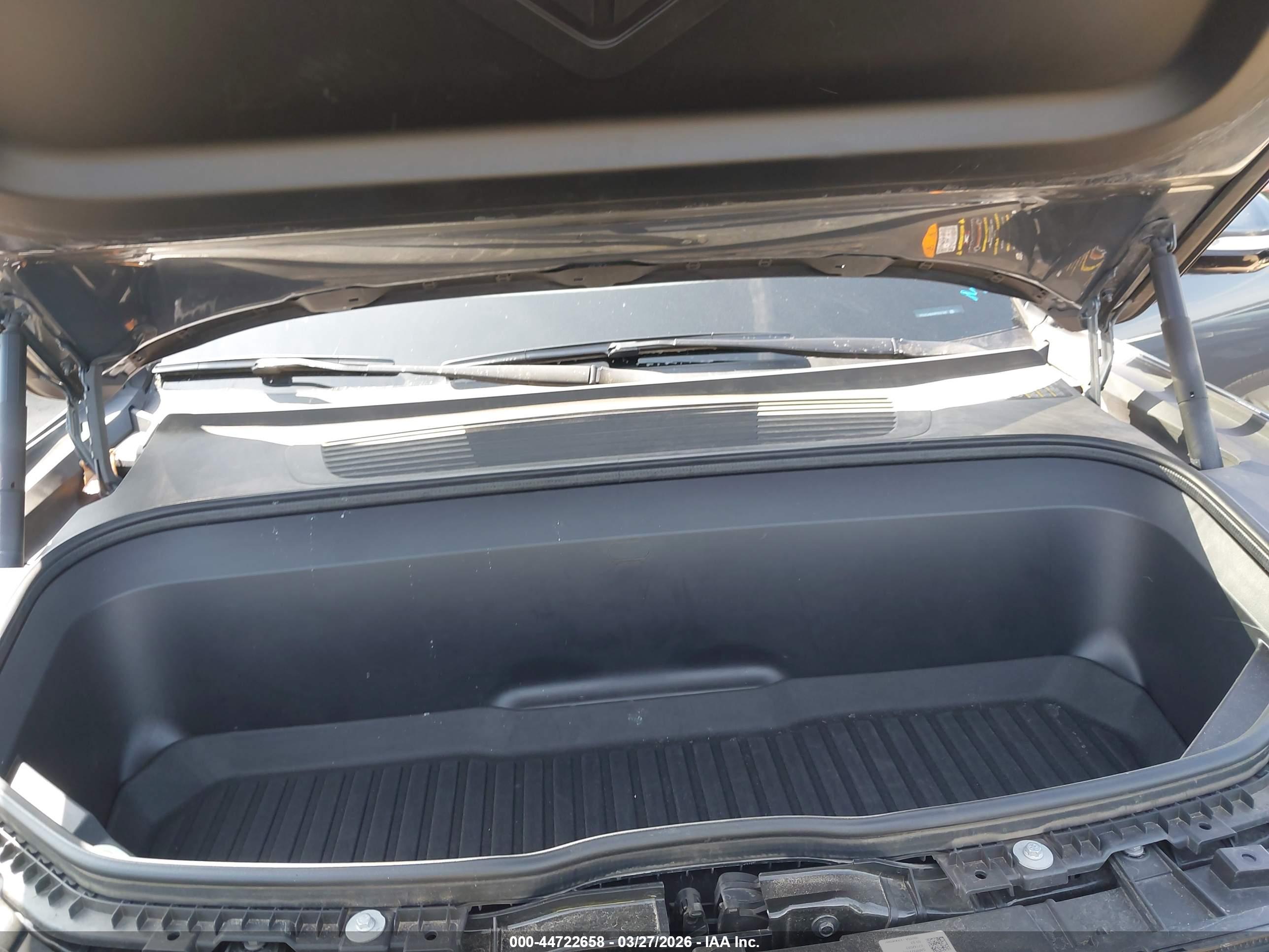 RIVIAN R1S image 10