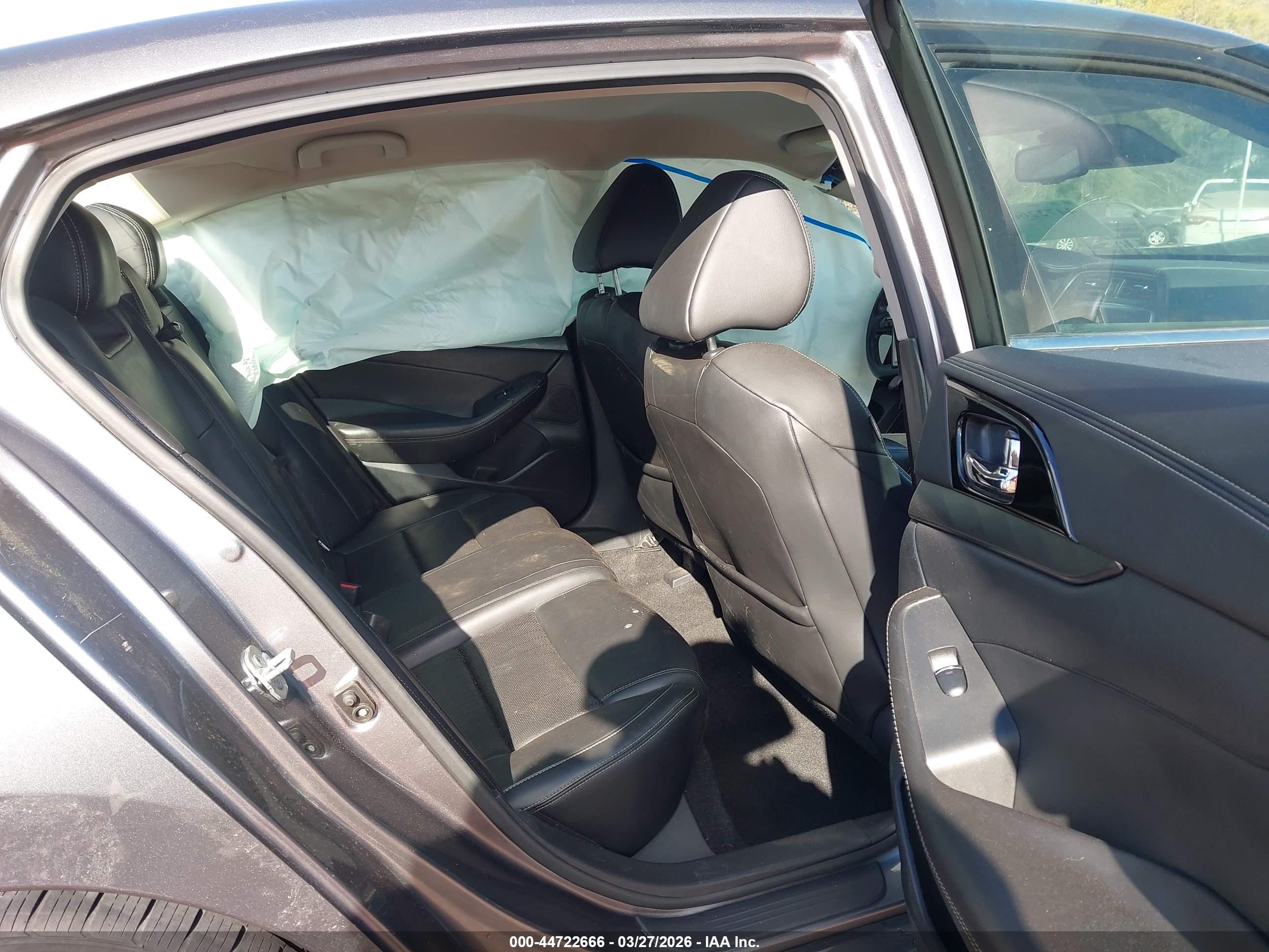 NISSAN MAXIMA image 8