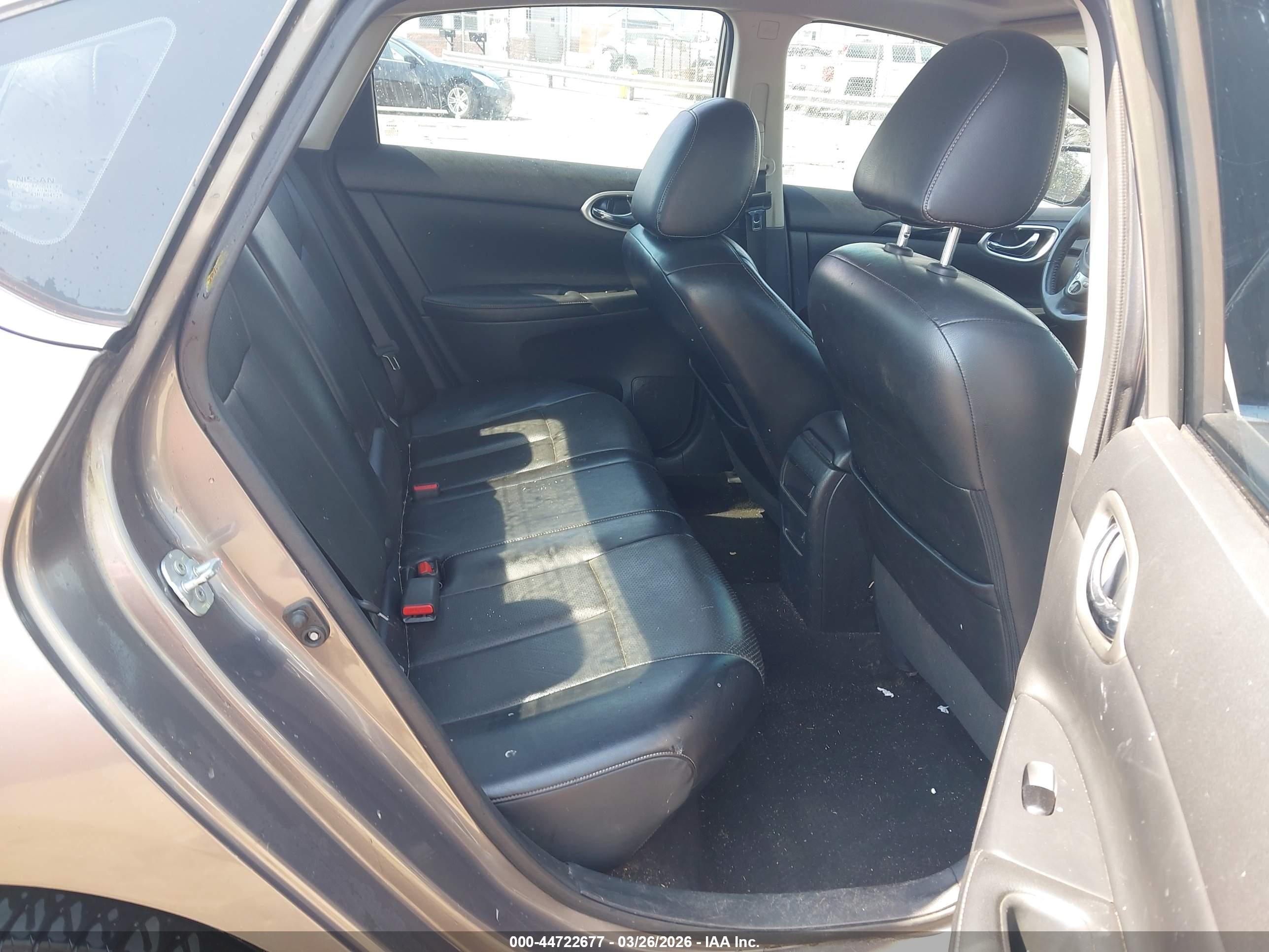 NISSAN SENTRA image 8