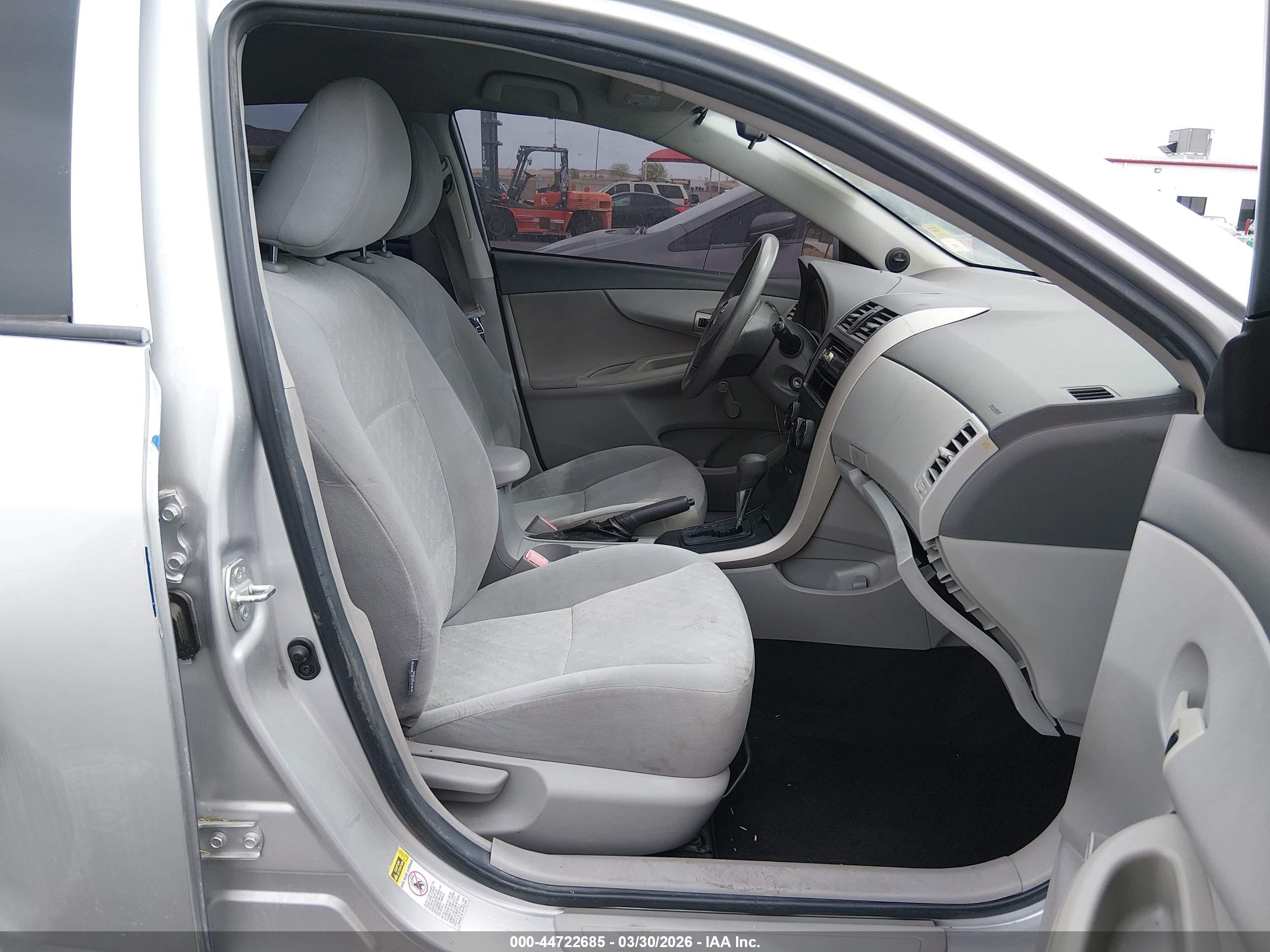 TOYOTA COROLLA image 5