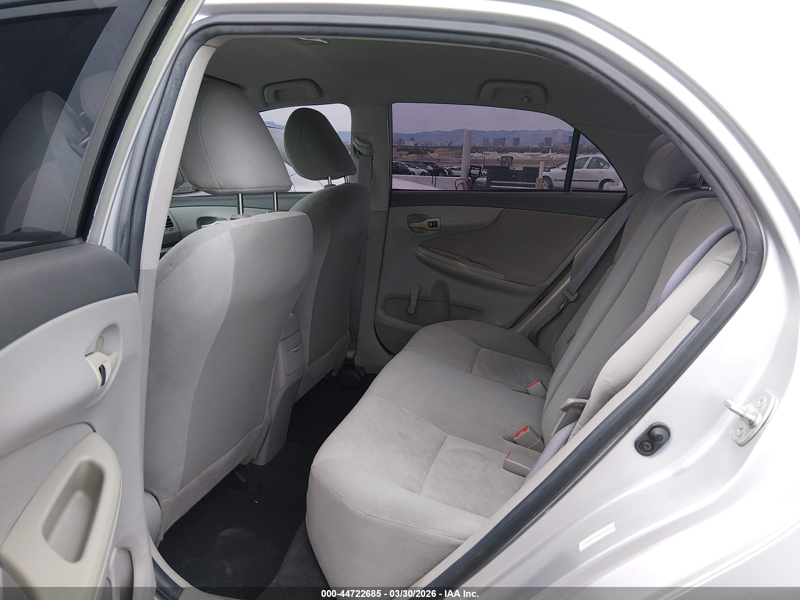 TOYOTA COROLLA image 8