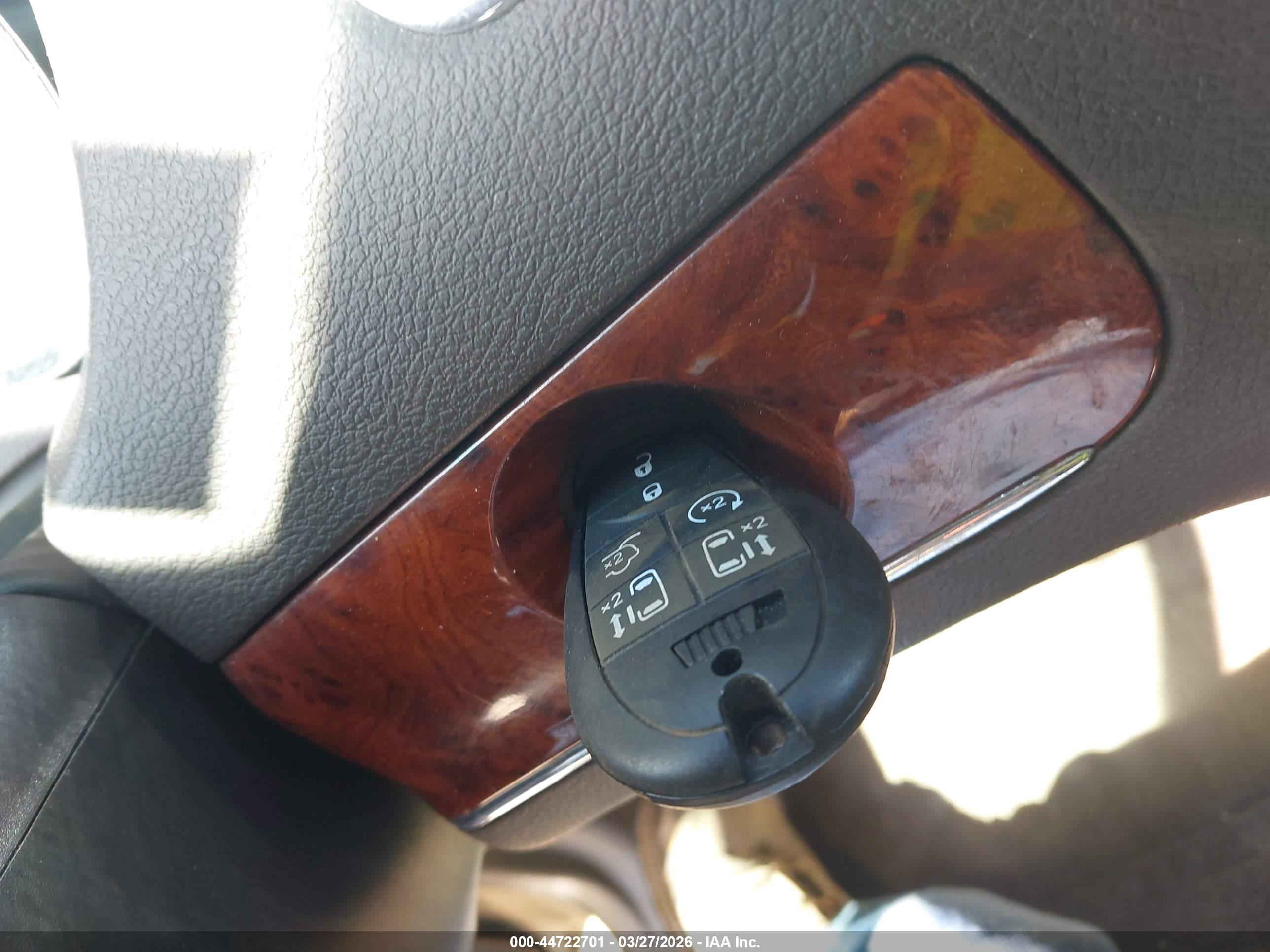 CHRYSLER TOWN image 11