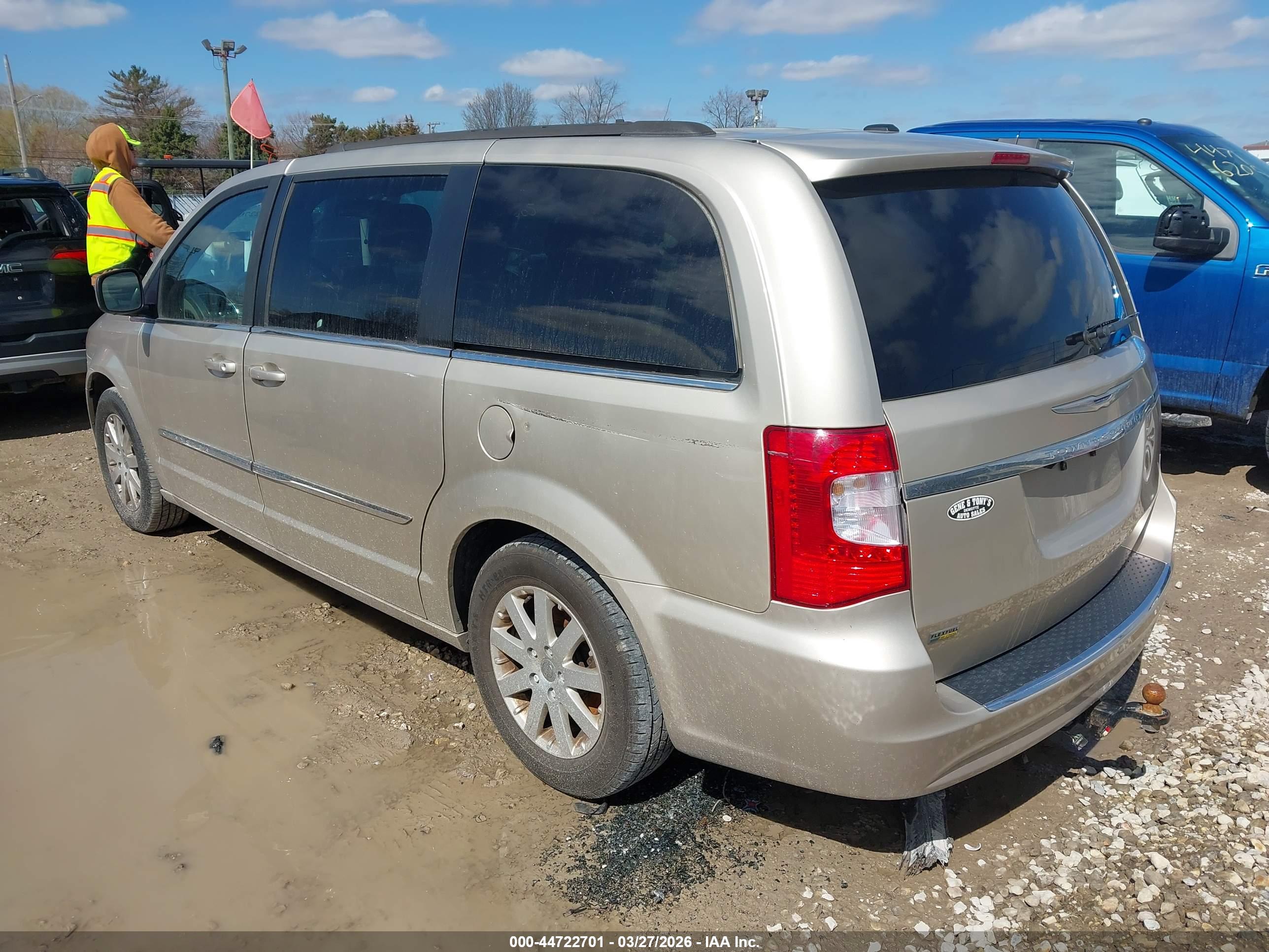 CHRYSLER TOWN image 3