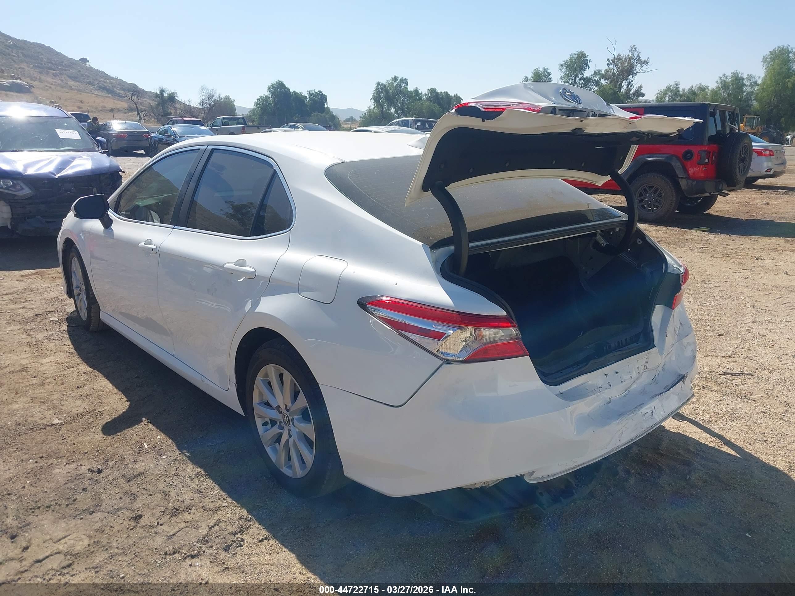 TOYOTA CAMRY image 3