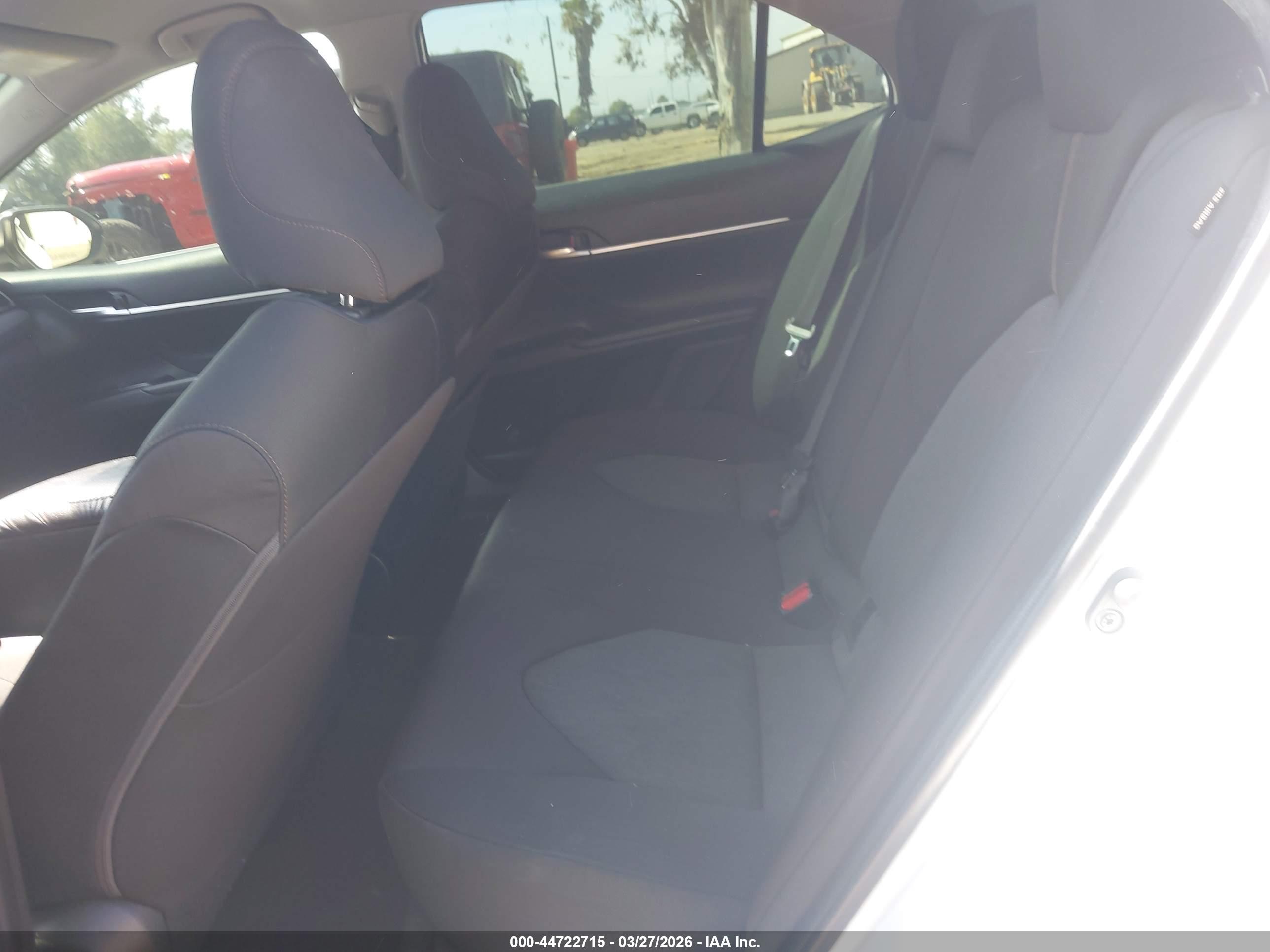 TOYOTA CAMRY image 8