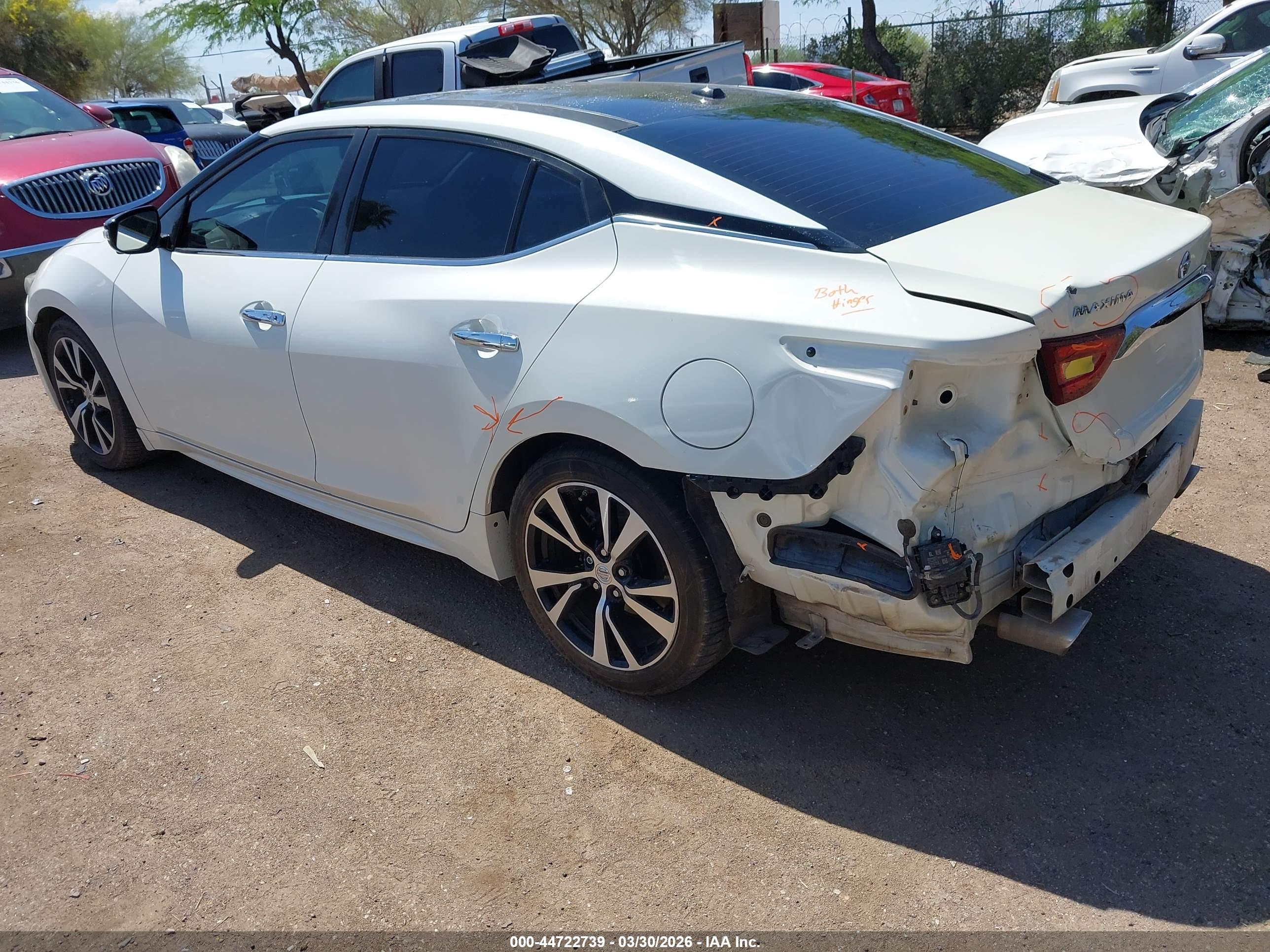 NISSAN MAXIMA image 3