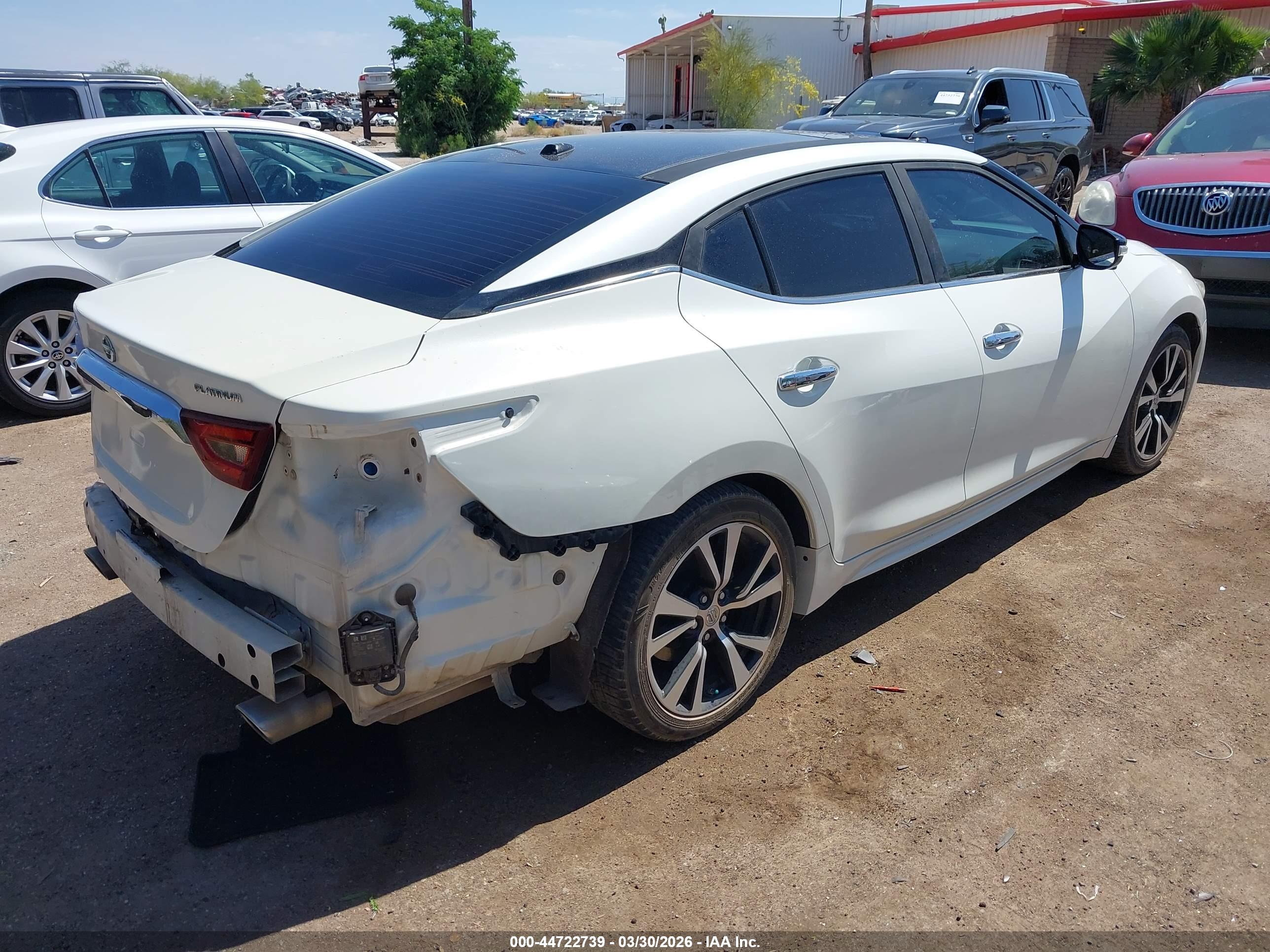 NISSAN MAXIMA image 4