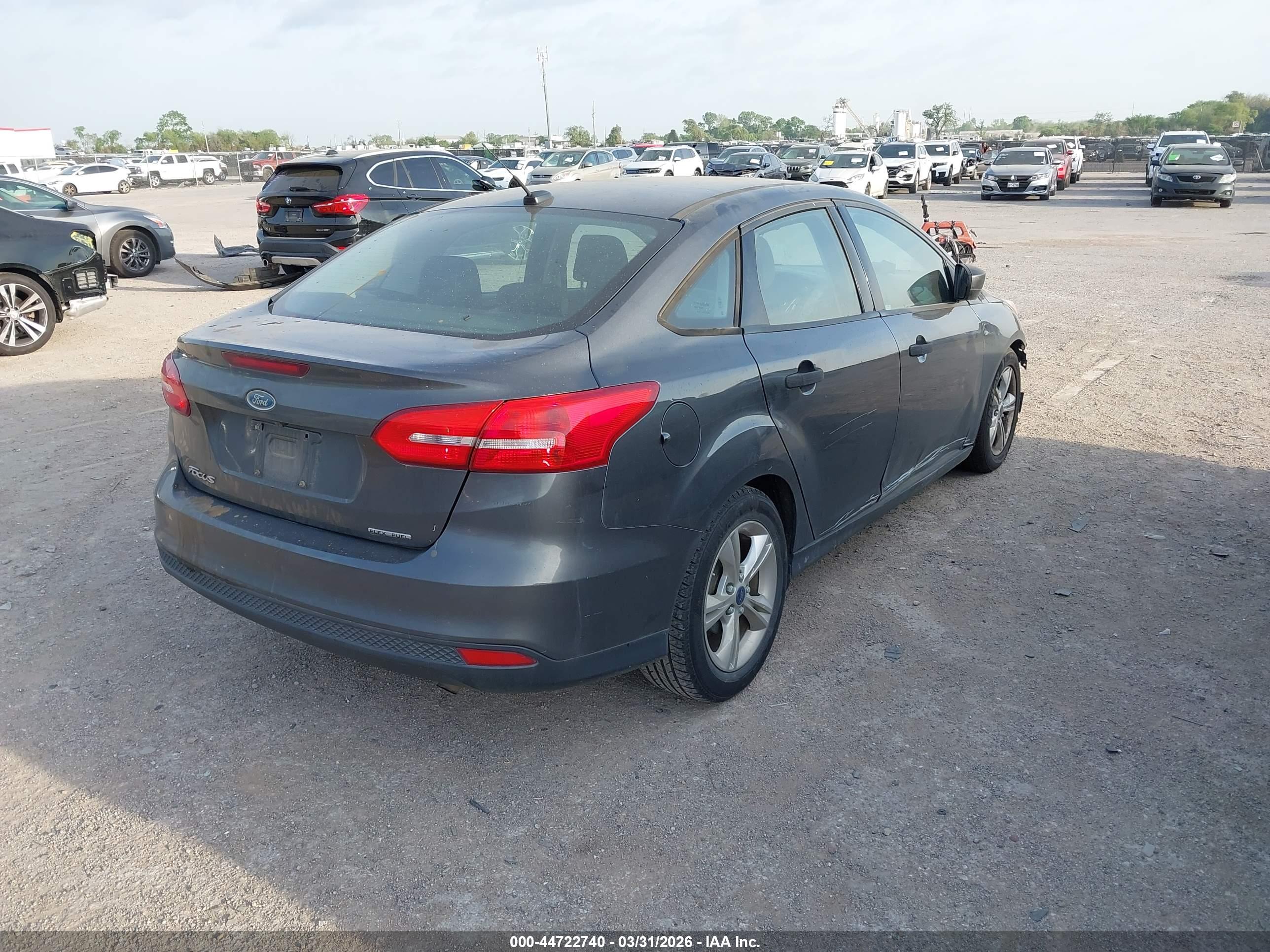 FORD FOCUS image 4